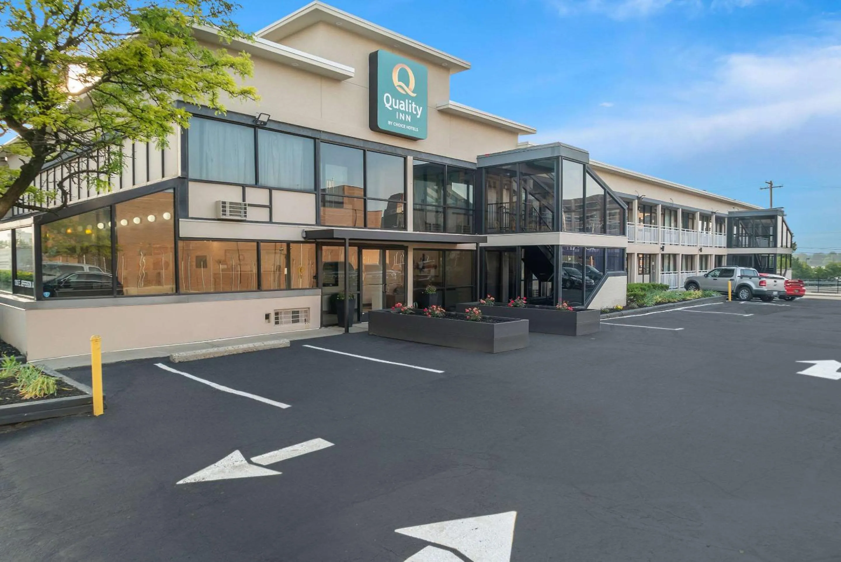 Property building in Quality Inn Detroit Downtown