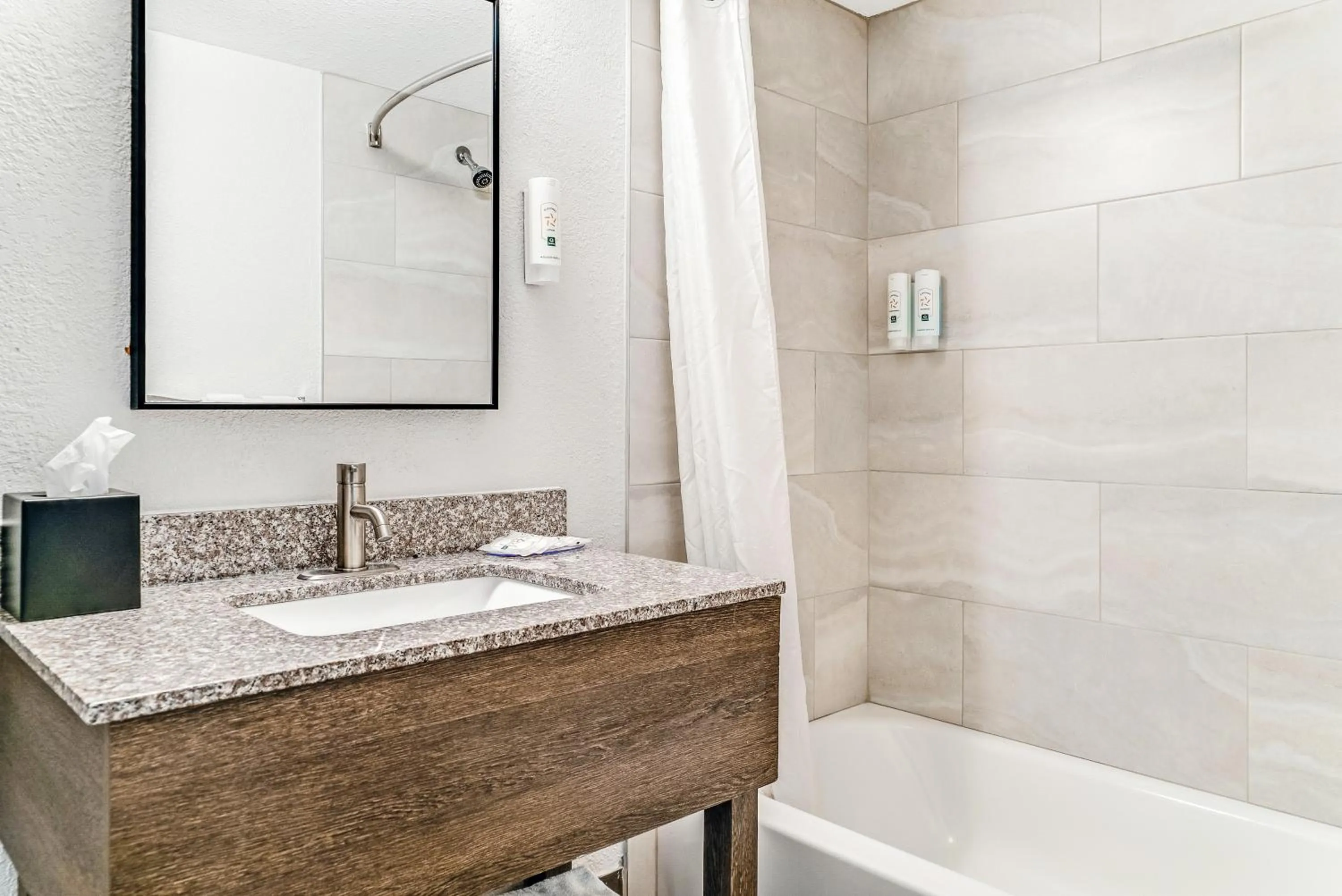 Bathroom in Quality Inn Detroit Downtown