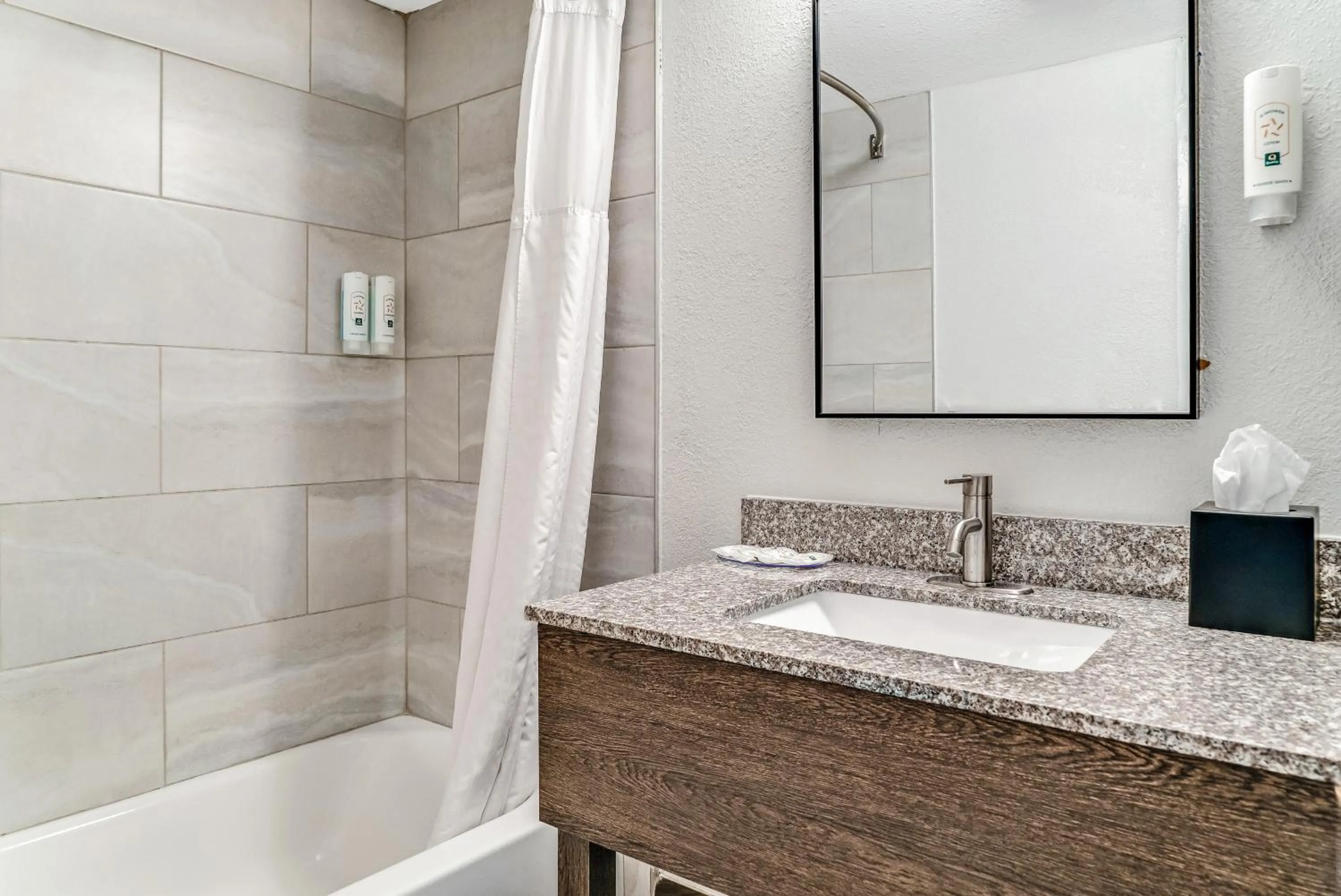 Bathroom in Quality Inn Detroit Downtown