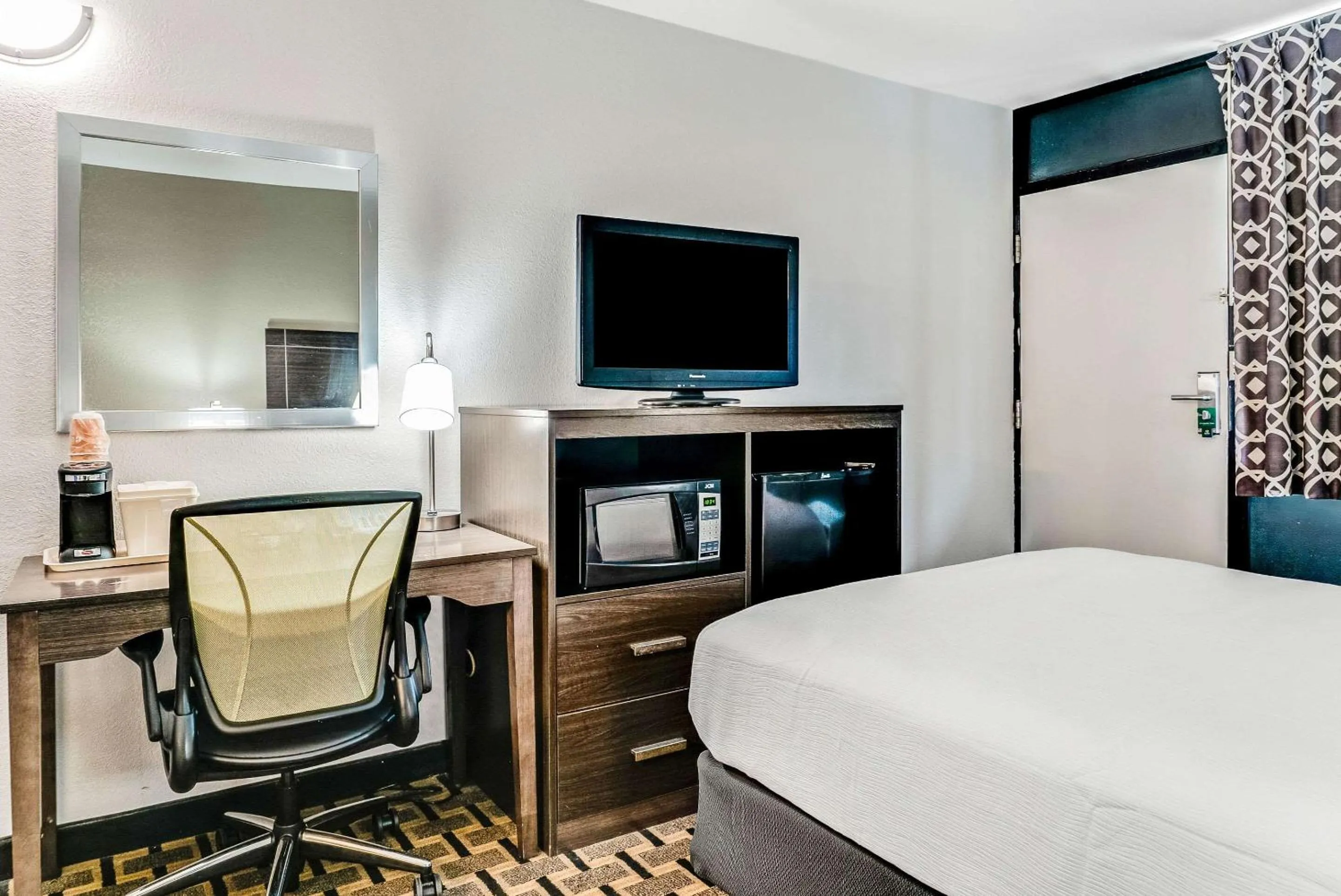 Bedroom, Bed in Quality Inn Detroit Downtown