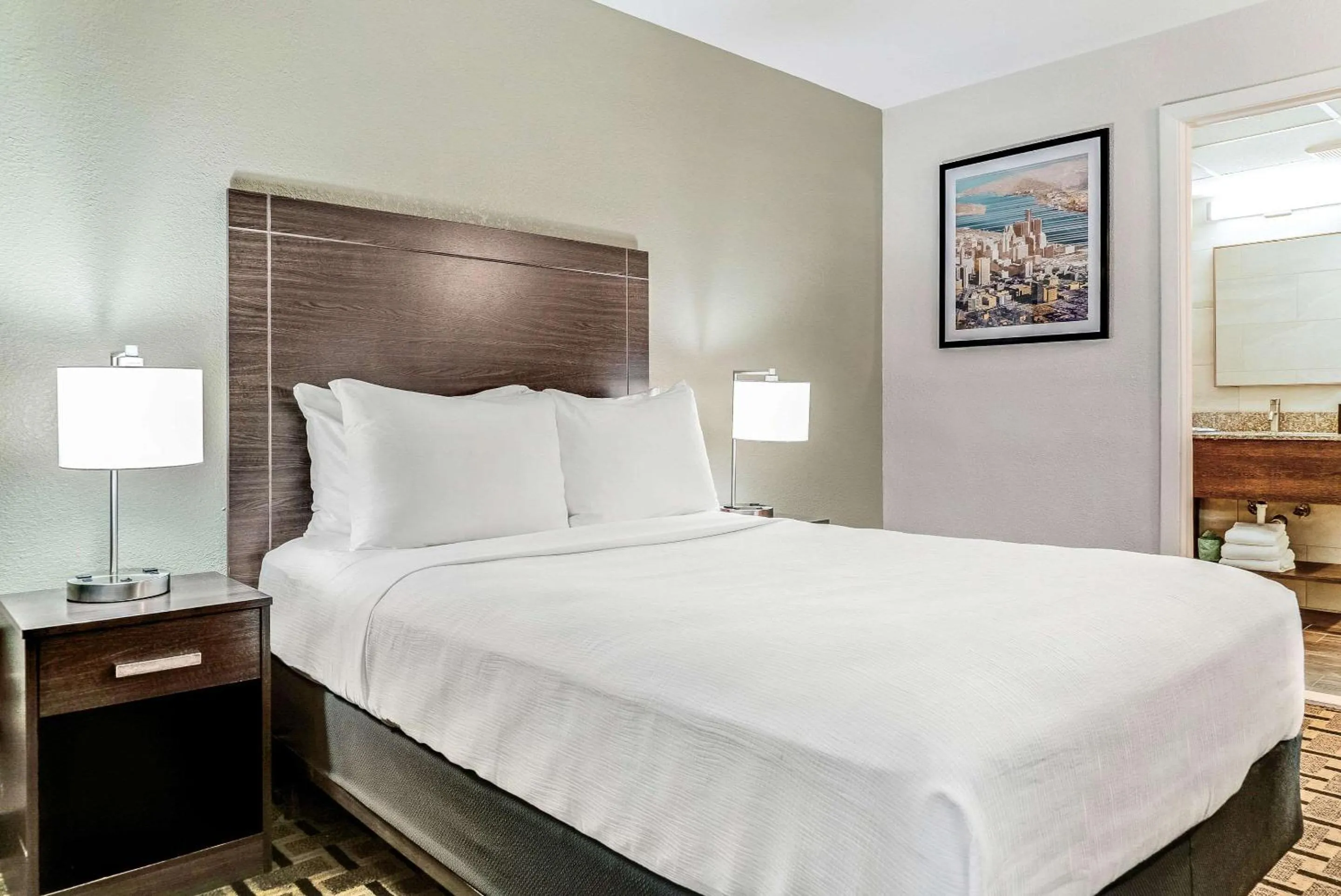 Bedroom, Bed in Quality Inn Detroit Downtown