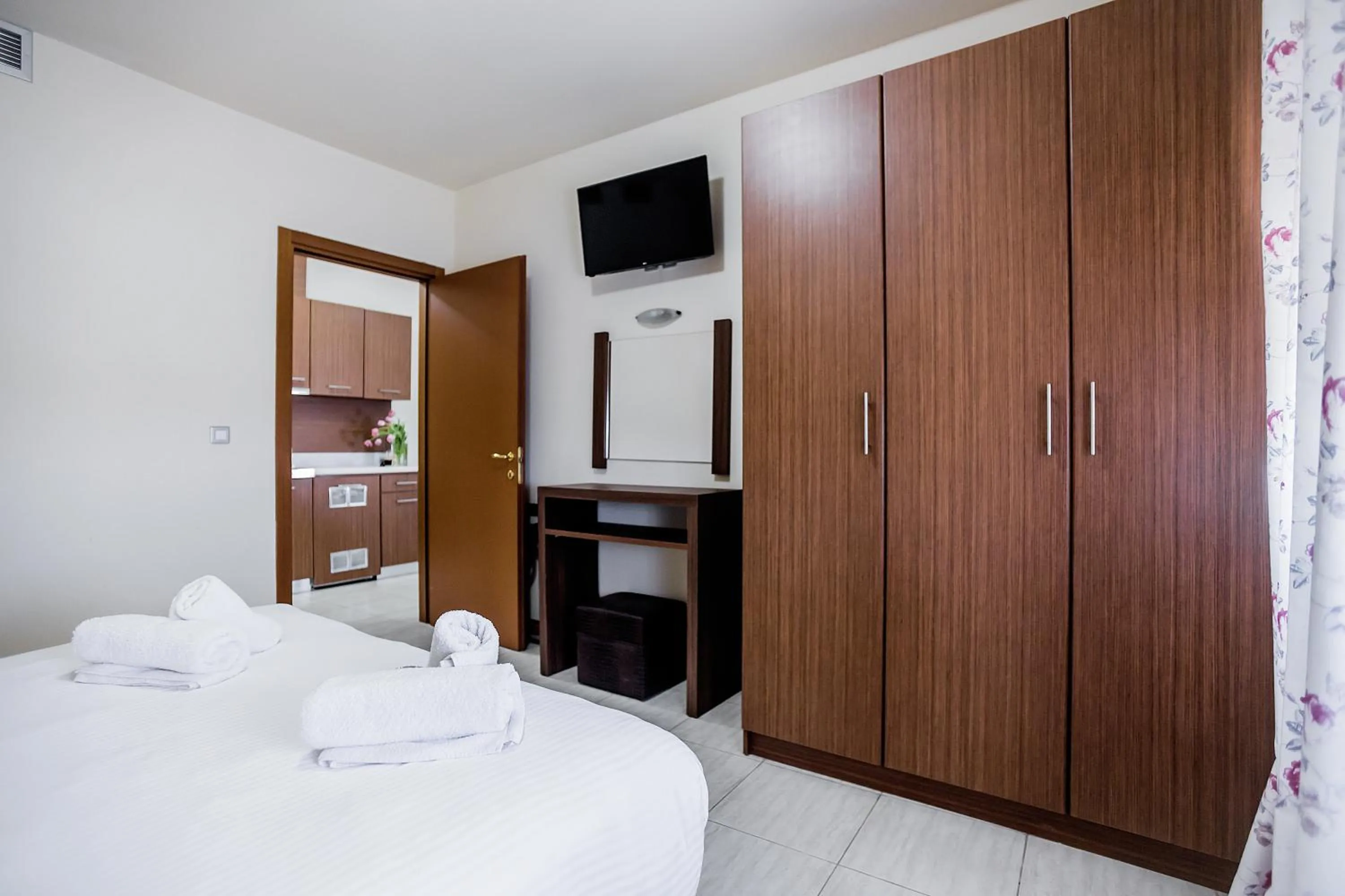 TV and multimedia, Bed in Thalassa Apart Hotel