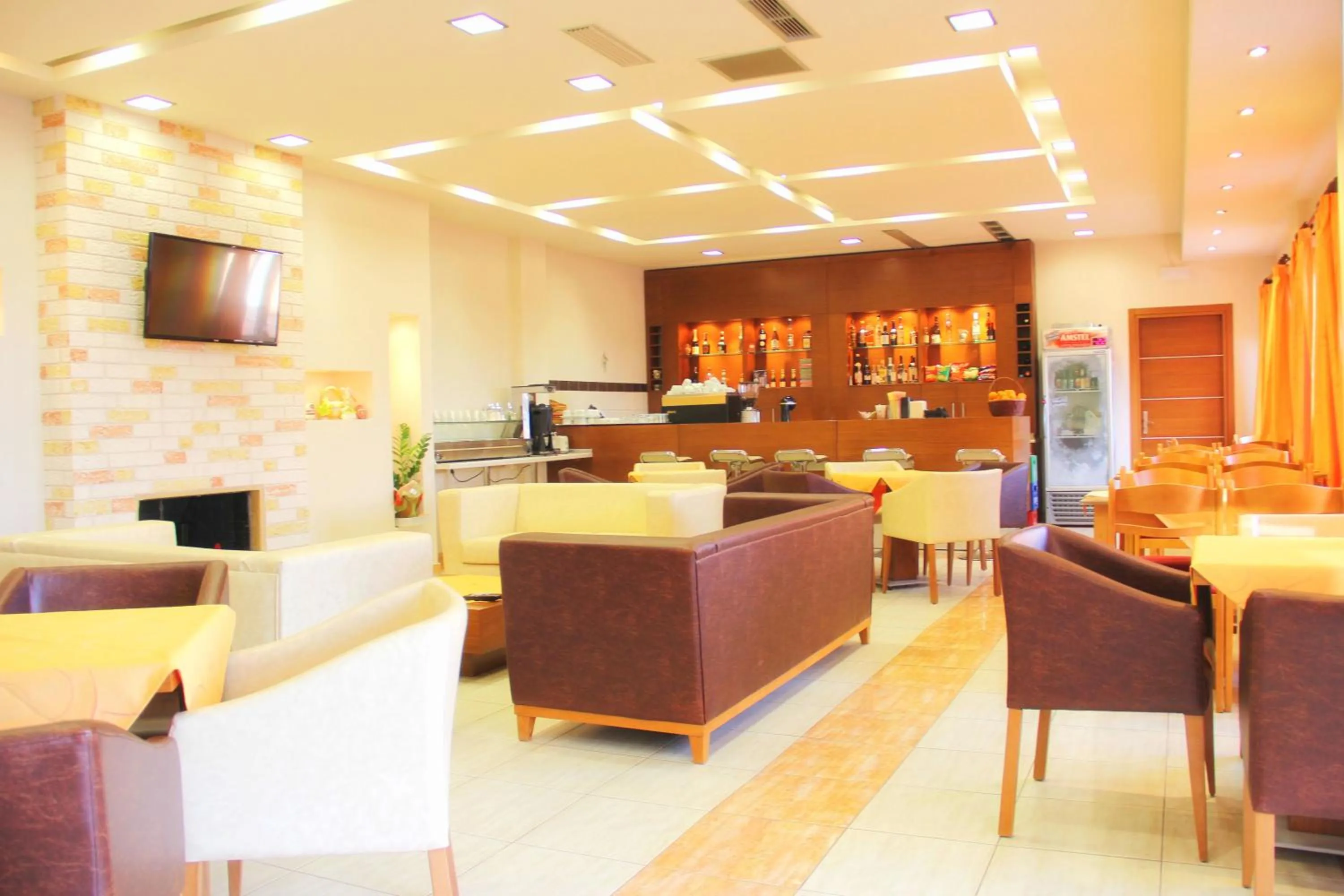 Communal lounge/ TV room in Thalassa Apart Hotel