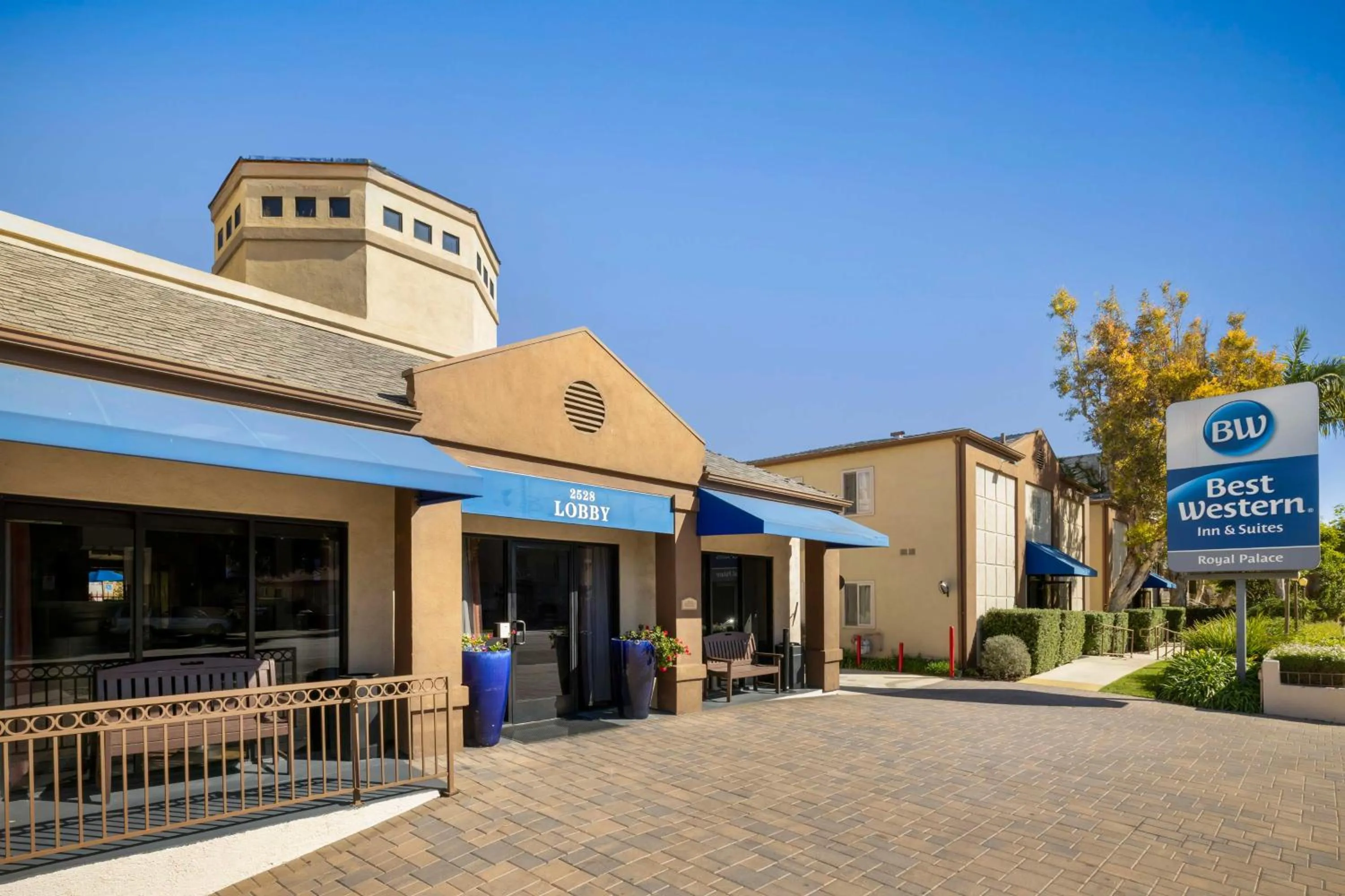 Property building in Best Western Royal Palace Inn & Suites