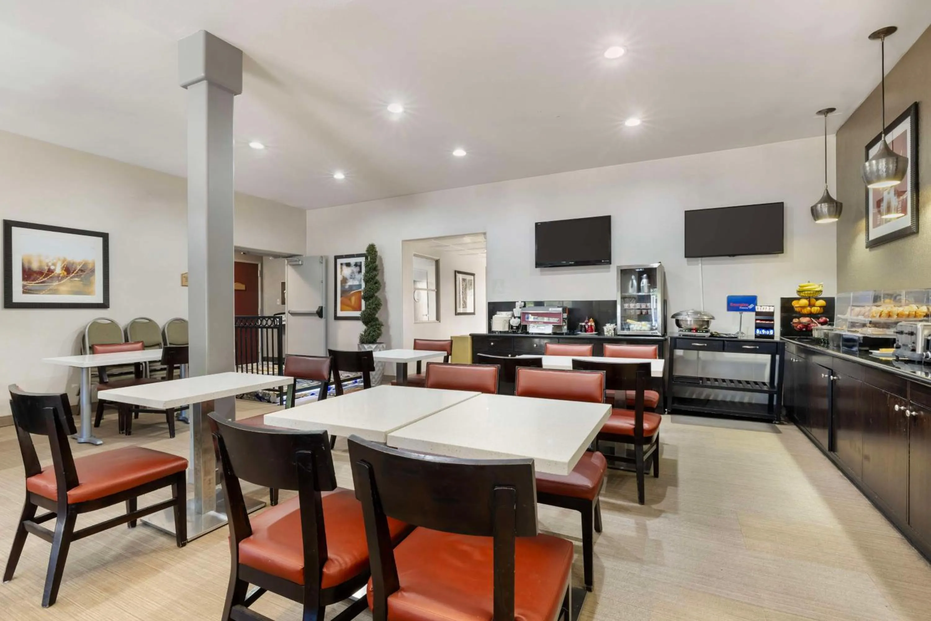 Breakfast in Best Western Royal Palace Inn & Suites