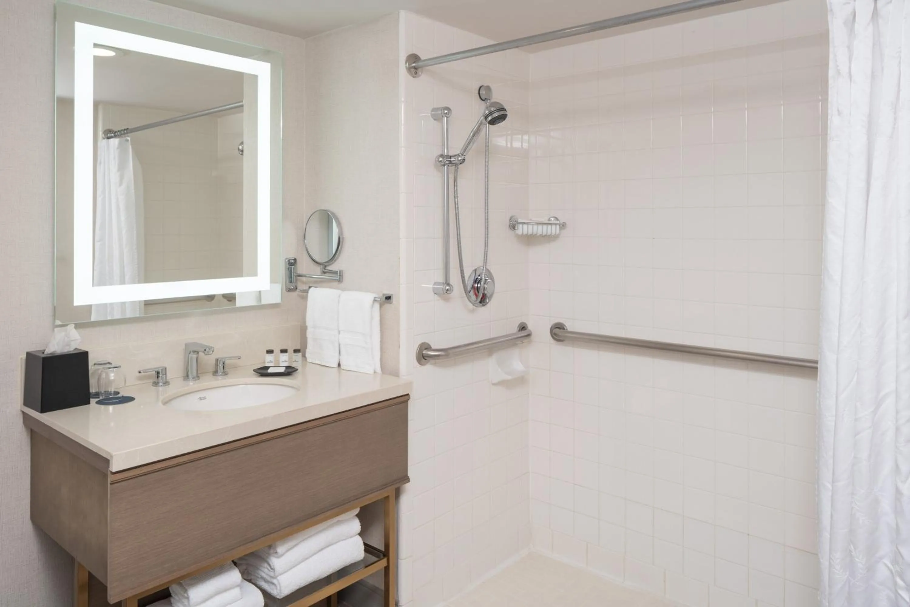 Bathroom in Sheraton Dallas Hotel by the Galleria