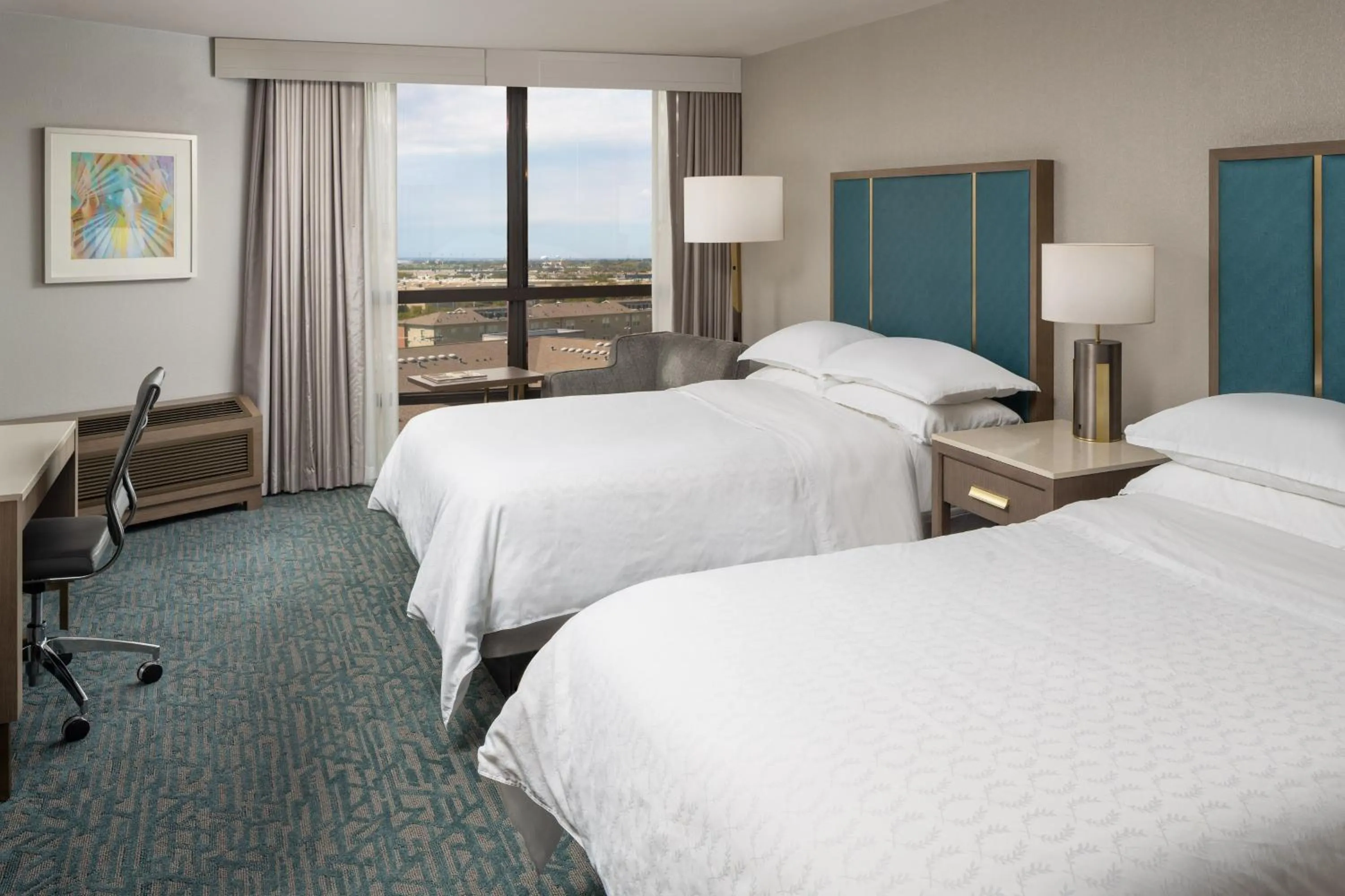 Photo of the whole room, Bed in Sheraton Dallas Hotel by the Galleria