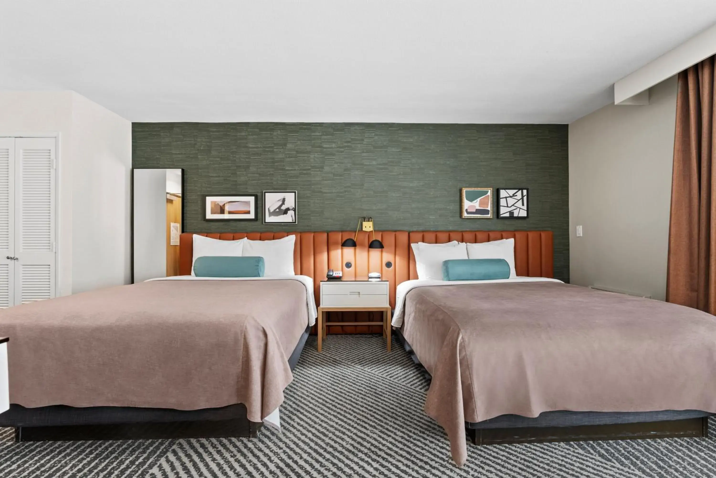 Standard Room with Two Queen Beds in Royal Palace Westwood Hotel Standard Room with Two Queen Beds in Royal Palace Westwood Hotel