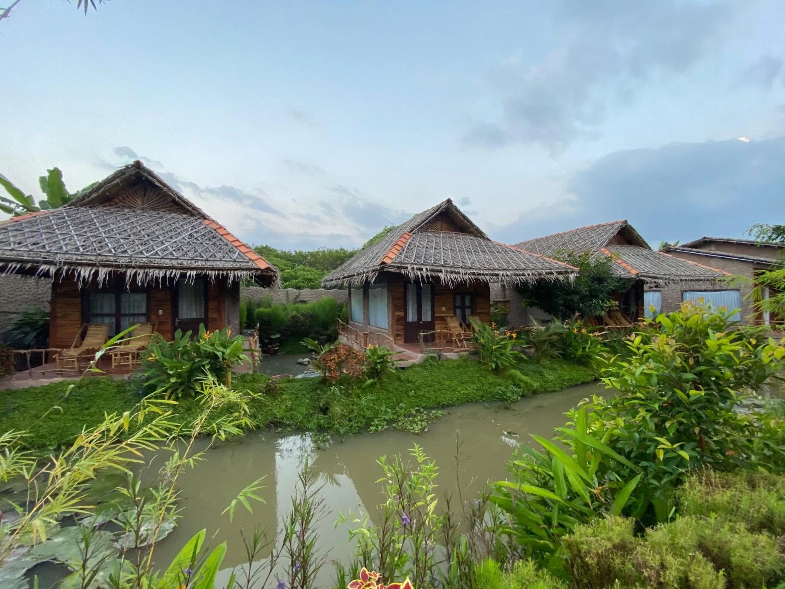 MEKONG SILT ECOLODGE