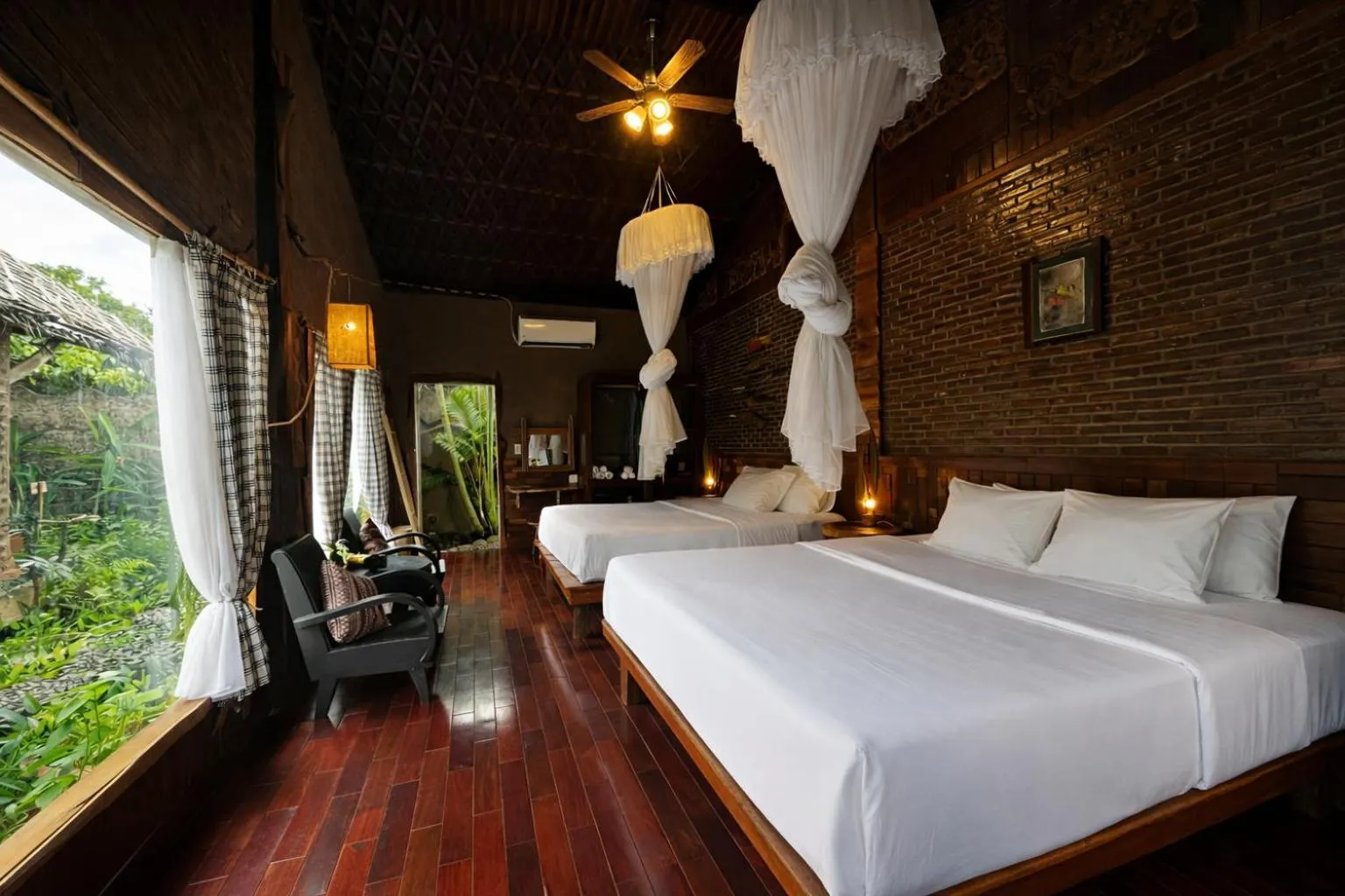 Bed in Mekong Silt Ecolodge - Pool & Half-Board Included