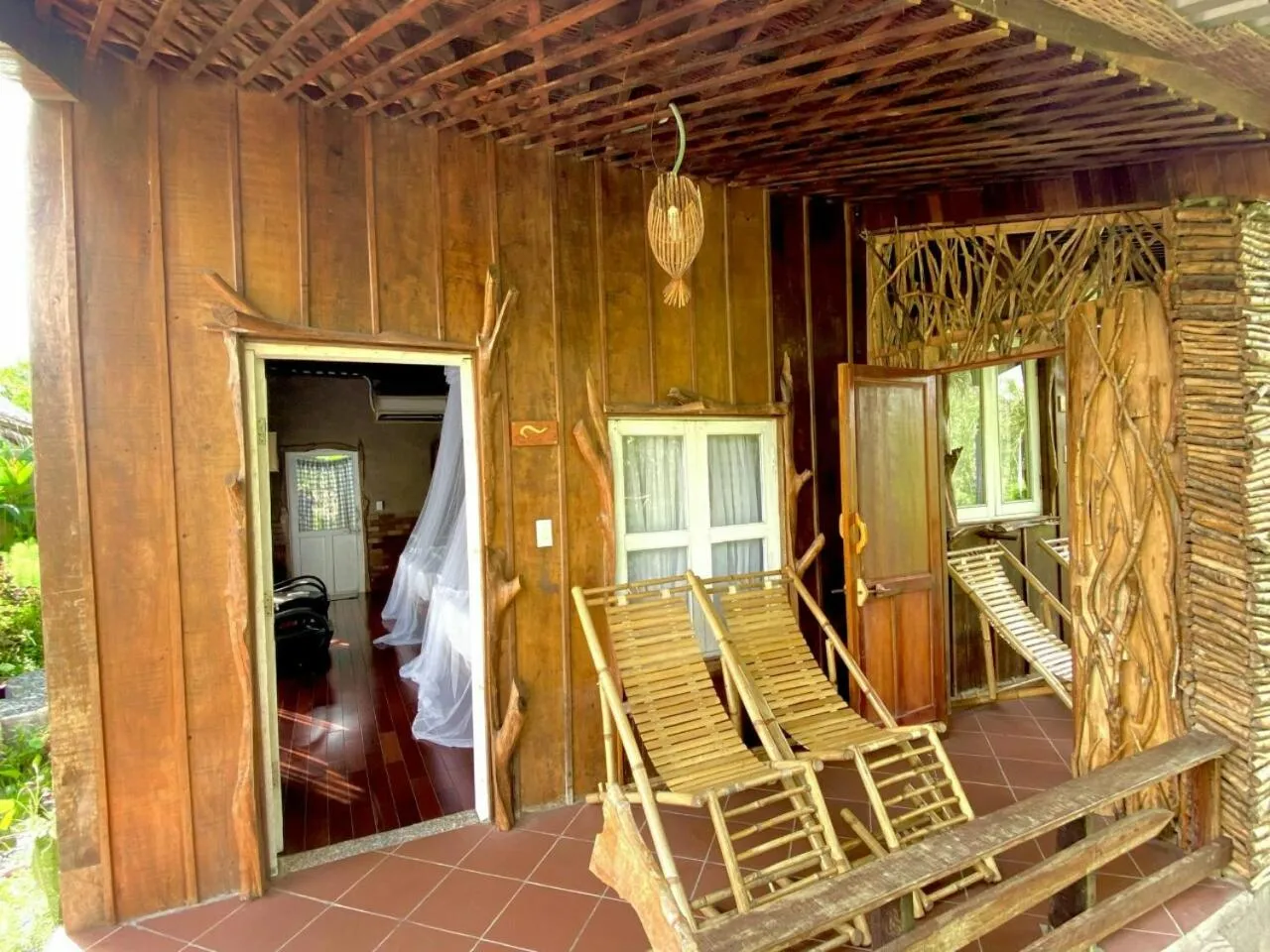 MEKONG SILT ECOLODGE