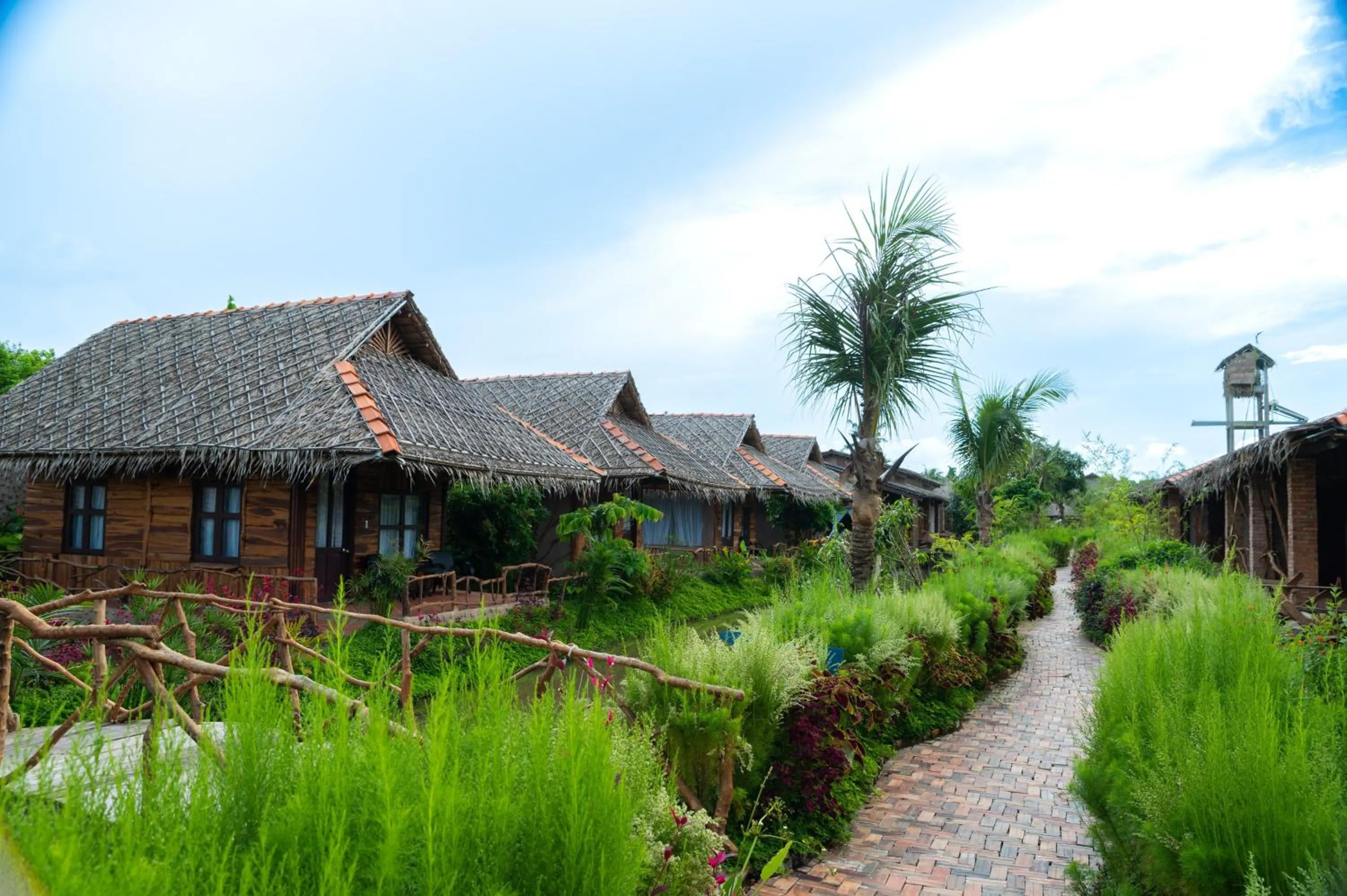 Staff in MEKONG SILT ECOLODGE