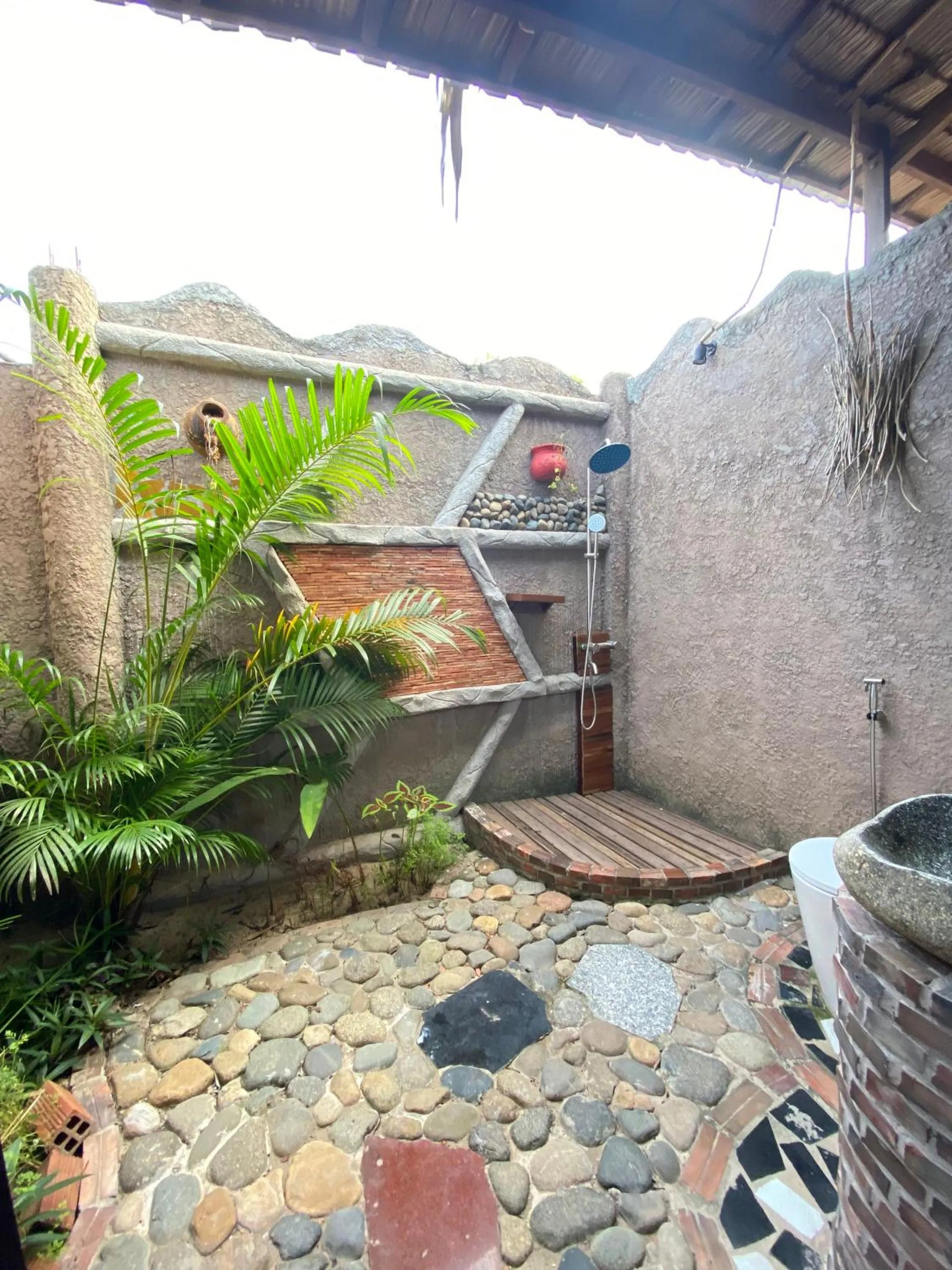 Shower in MEKONG SILT ECOLODGE