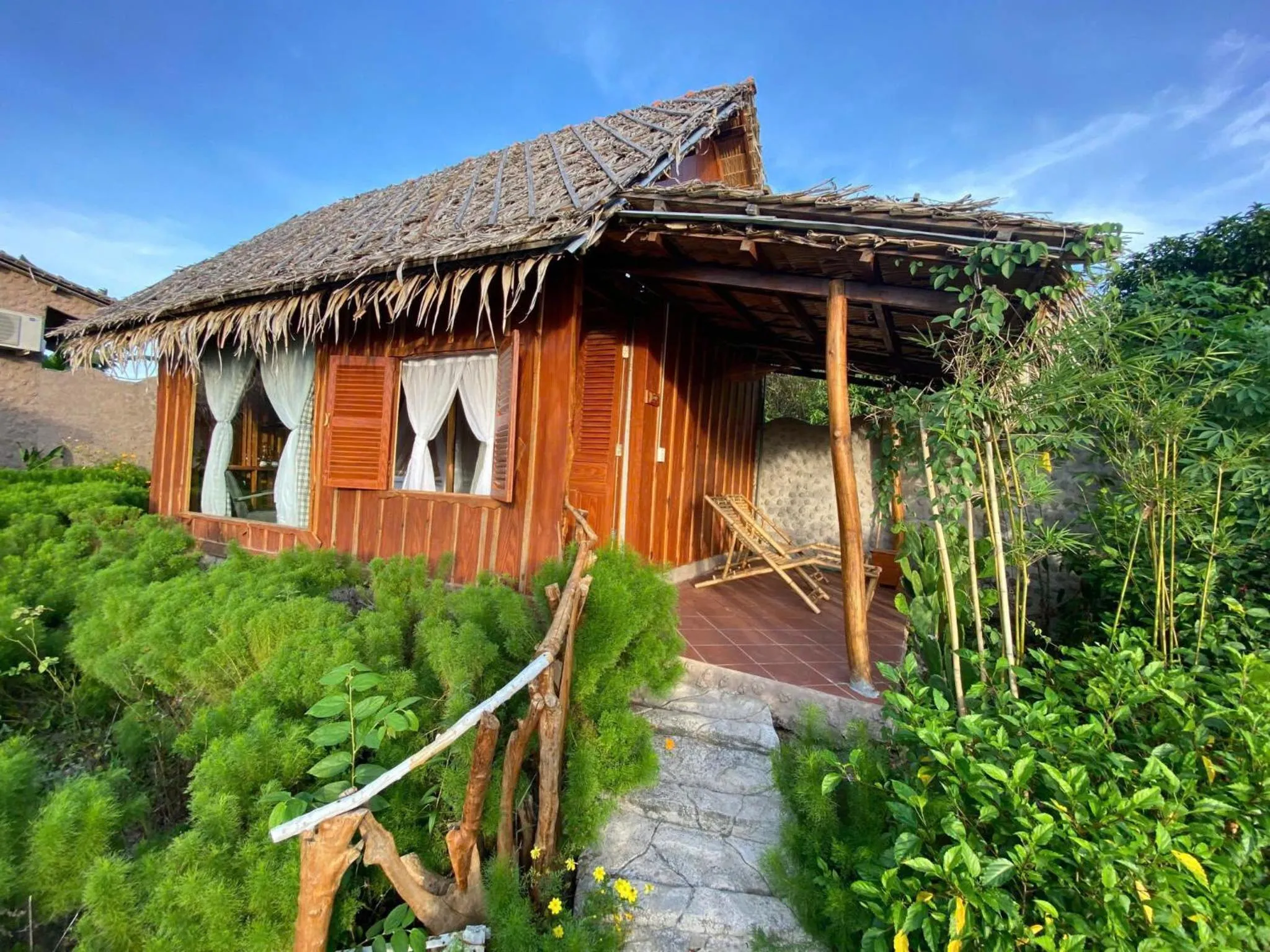 Day in Mekong Silt Ecolodge - Pool & Half-Board Included
