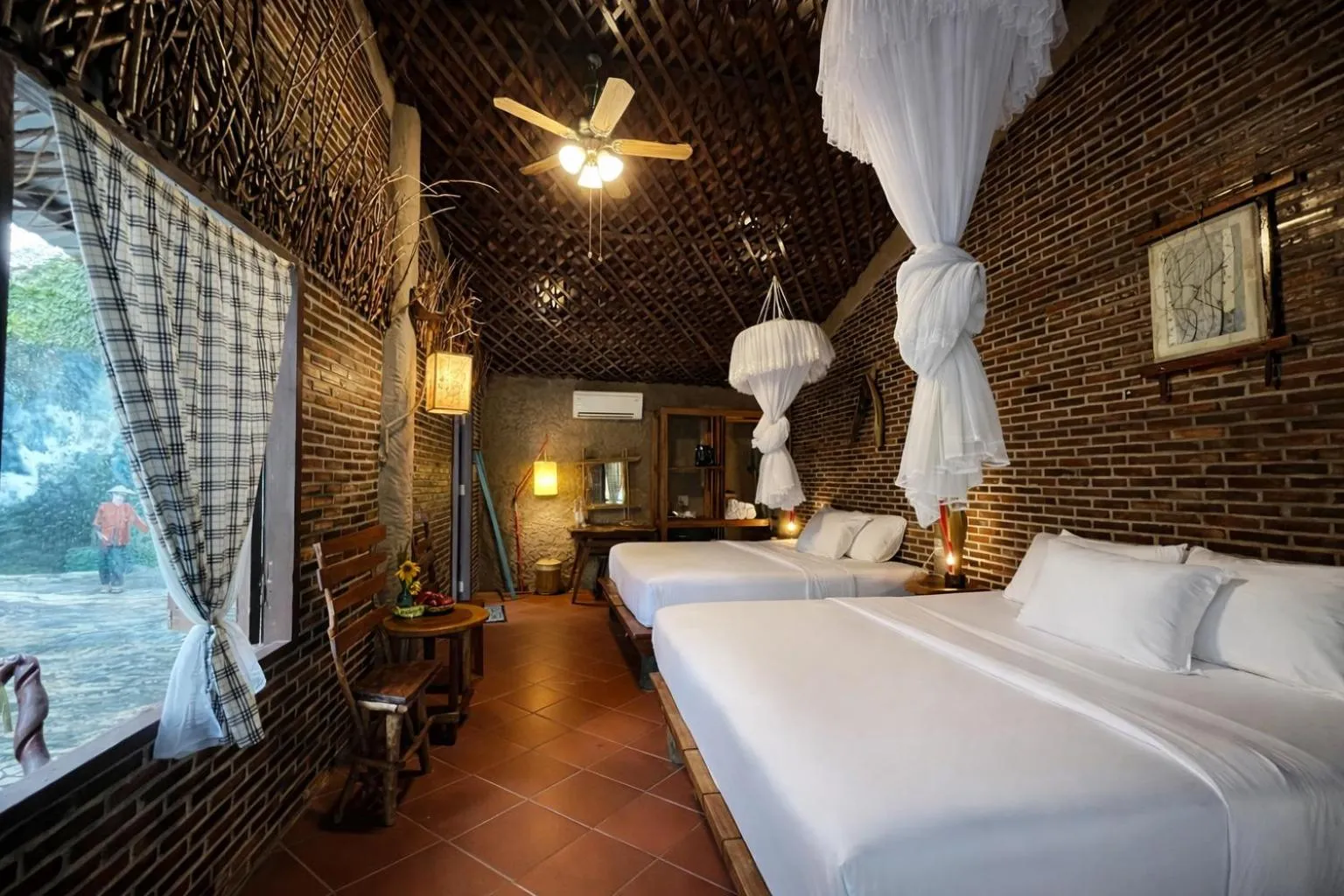 Bed in Mekong Silt Ecolodge - Pool & Half-Board Included