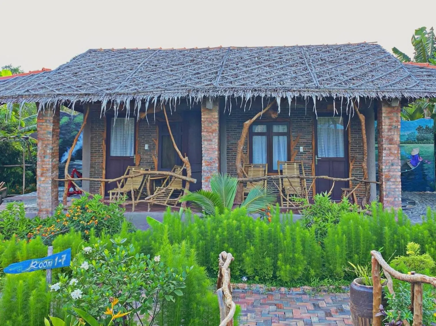 MEKONG SILT ECOLODGE