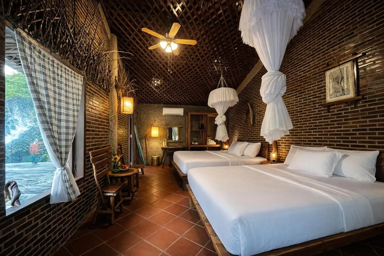 Bed in Mekong Silt Ecolodge - Pool & Half-Board Included