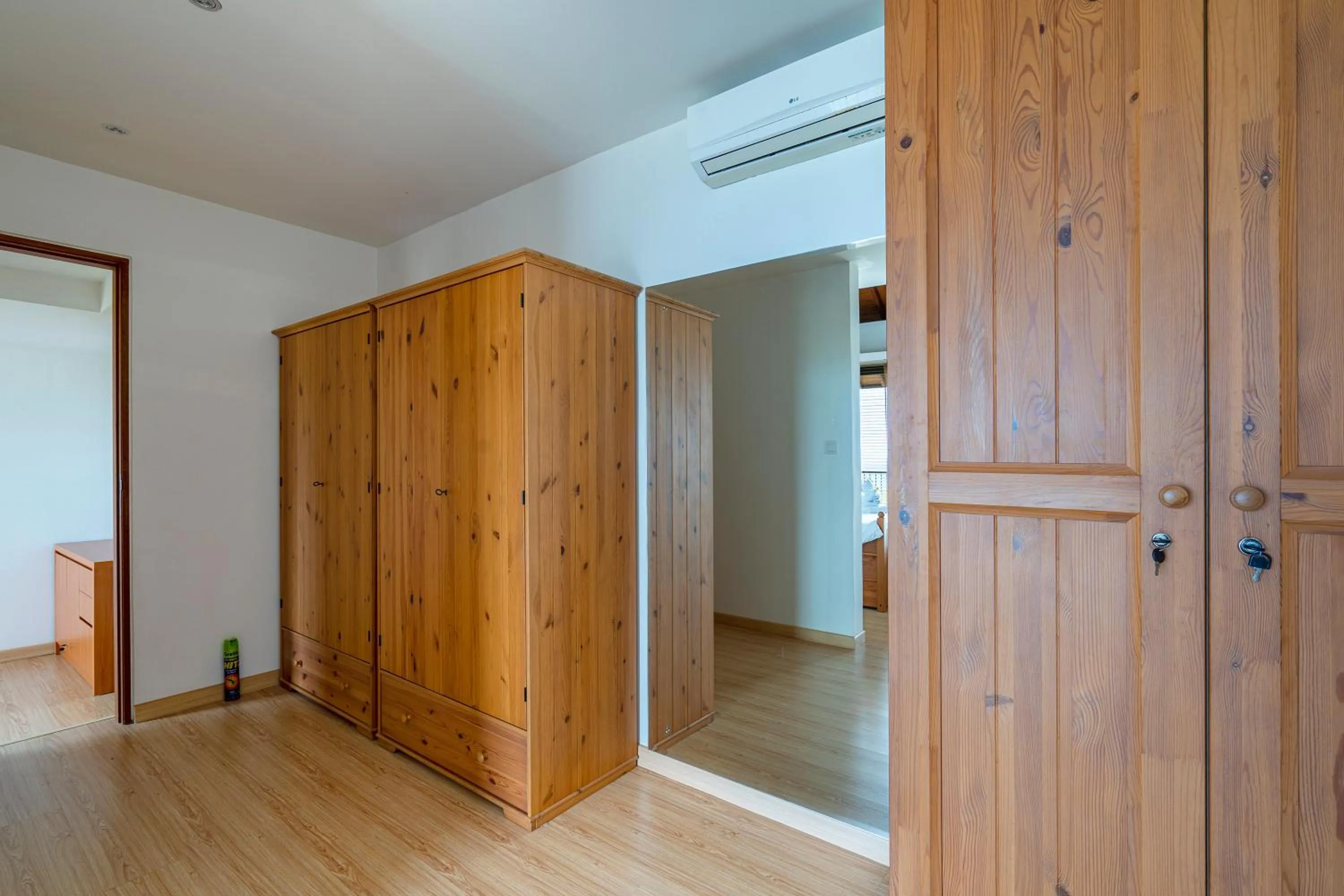 wardrobe in Moritz Palm Villa