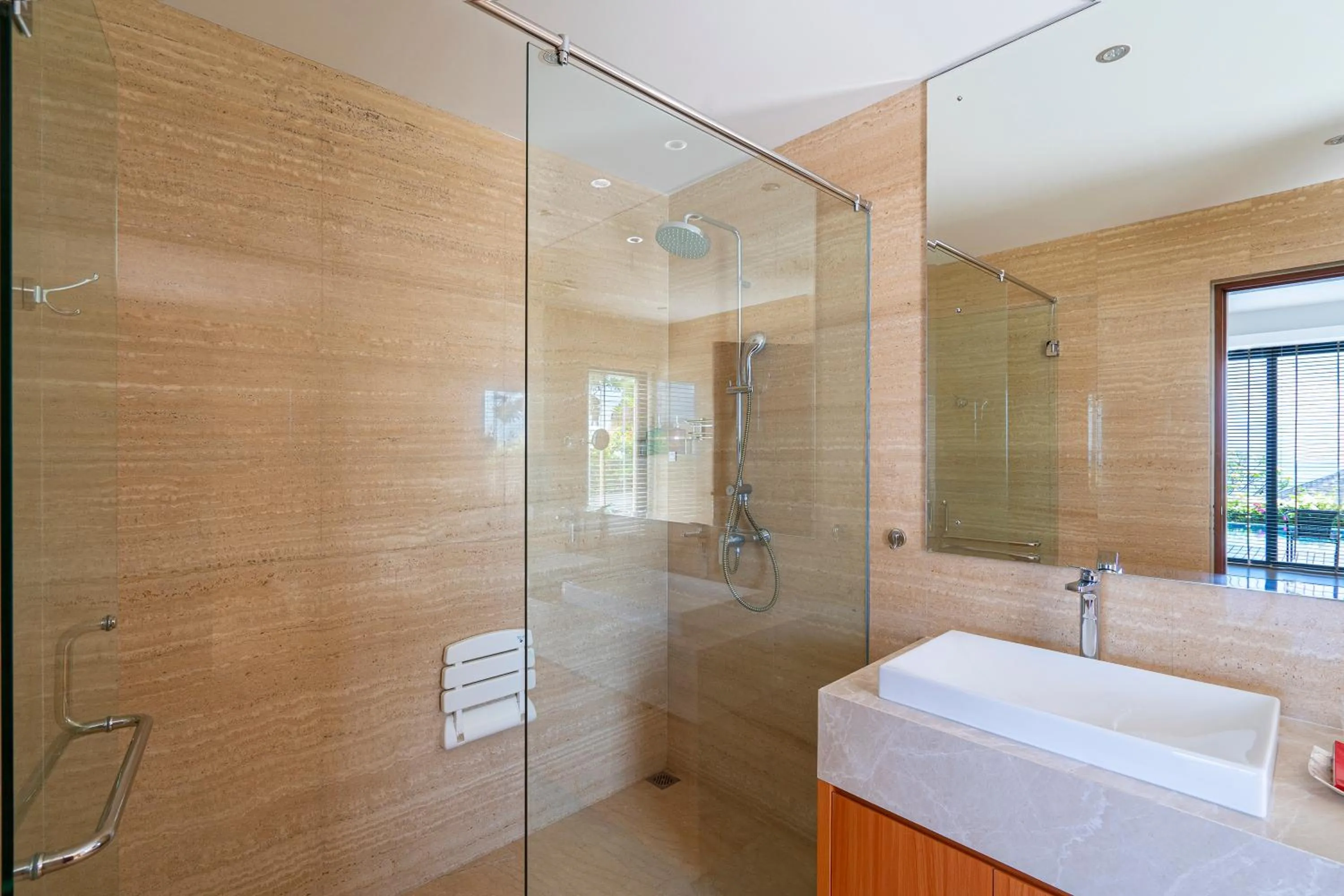 Shower in Moritz Palm Villa