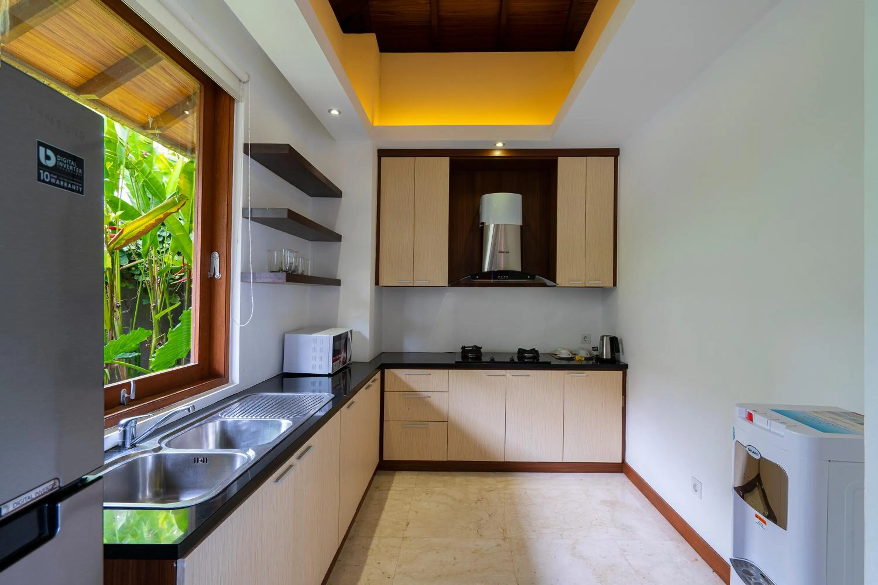 Kitchen or kitchenette in Moritz Palm Villa