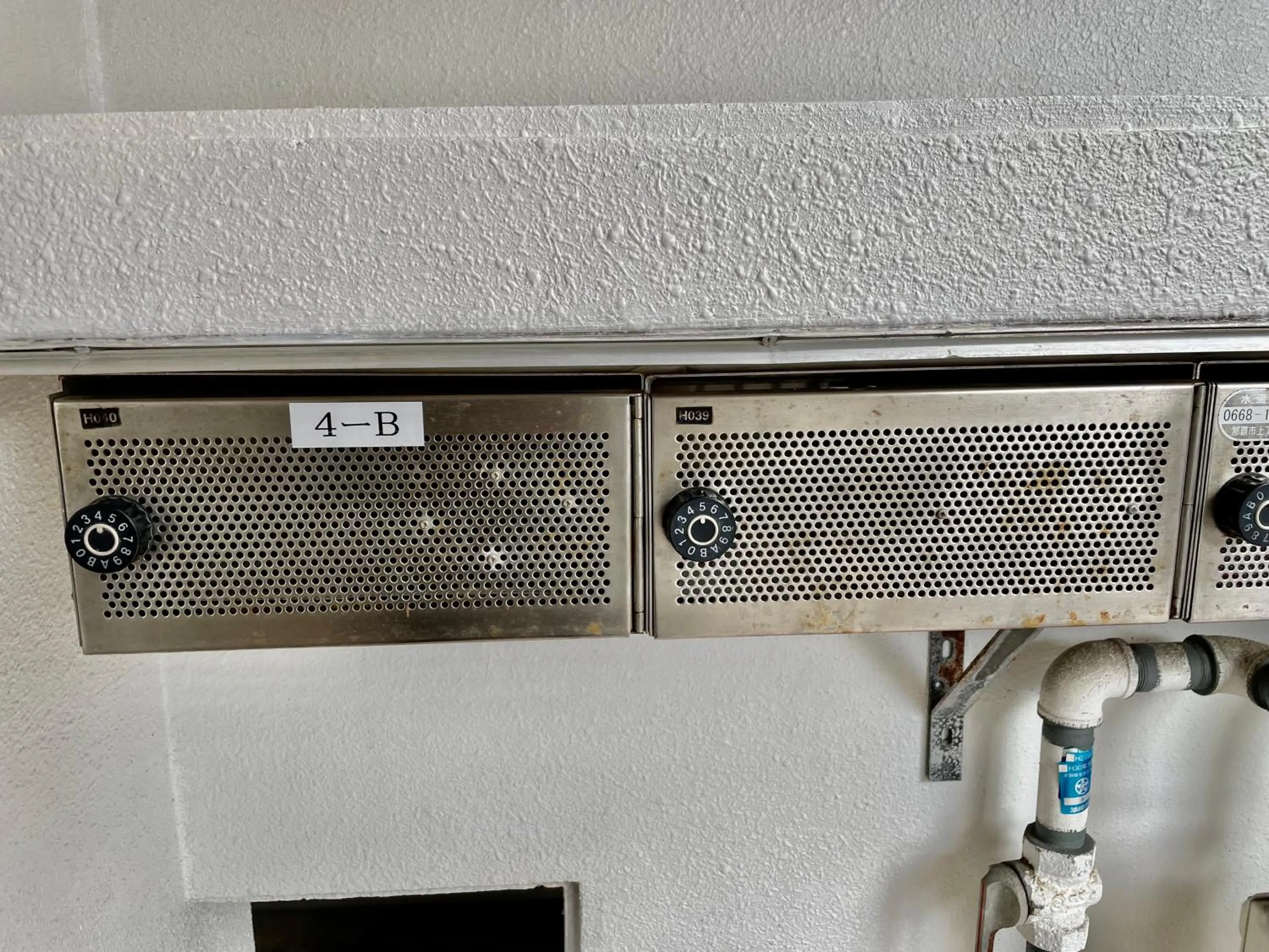 Area and facilities in West Villa