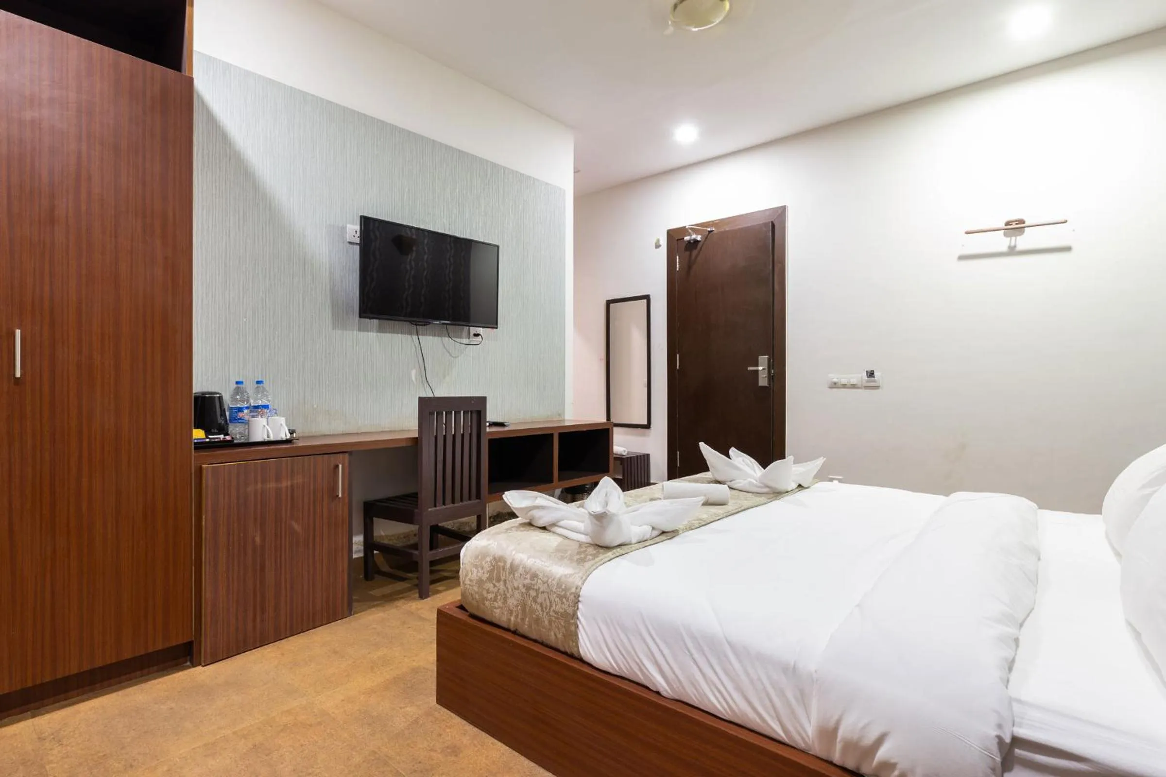 Bedroom, Bed in Amara Oceanfront Resort & Club Baga