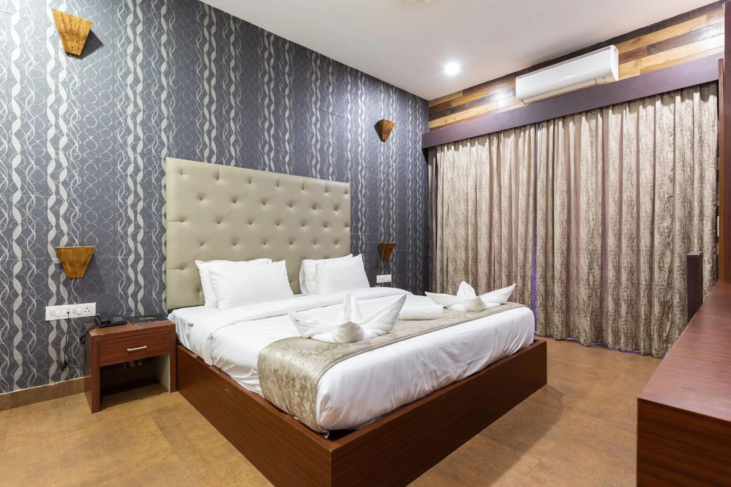 Bedroom, Bed in Amara Oceanfront Resort & Club Baga