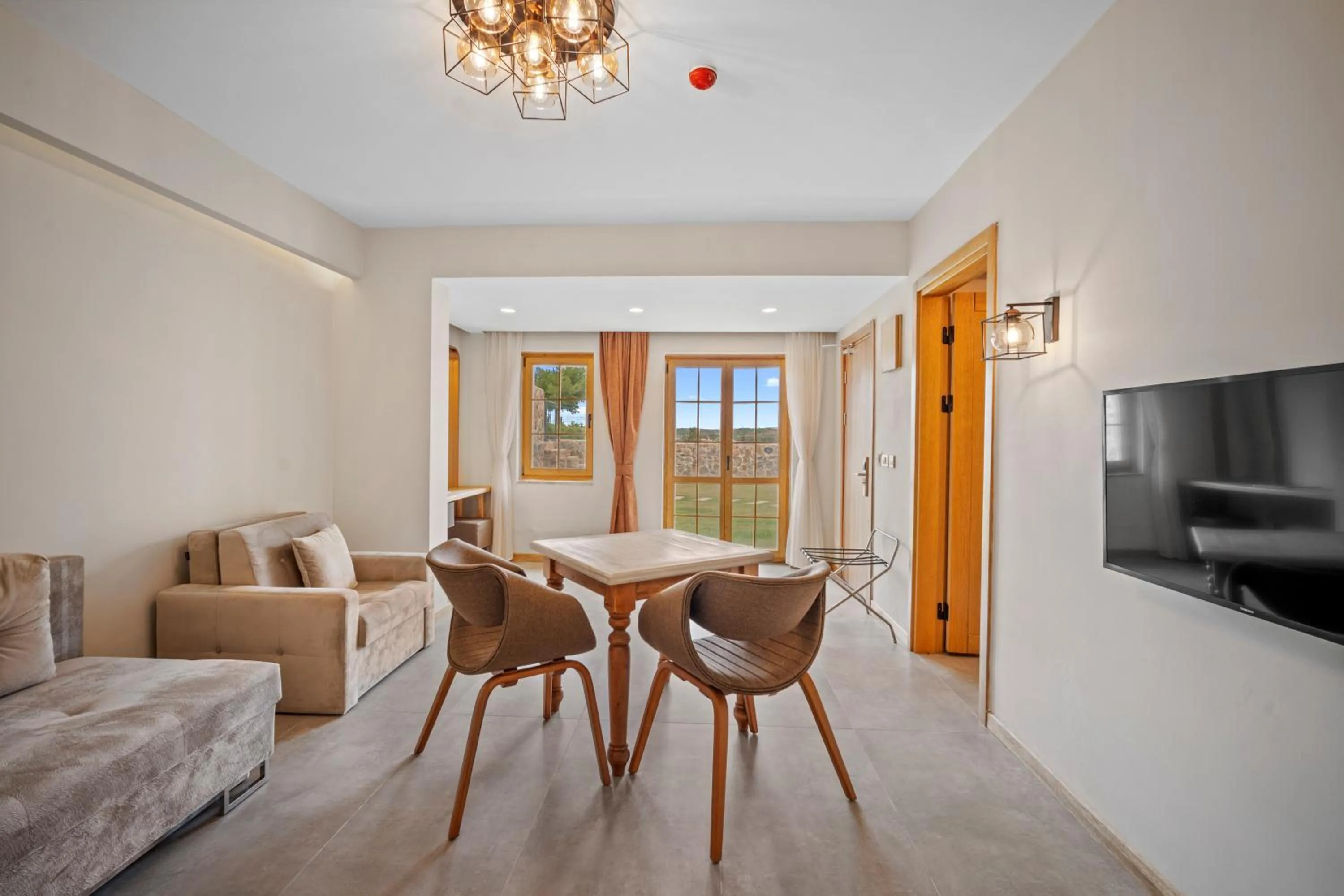 Garden in ZEYT INN HOTEL