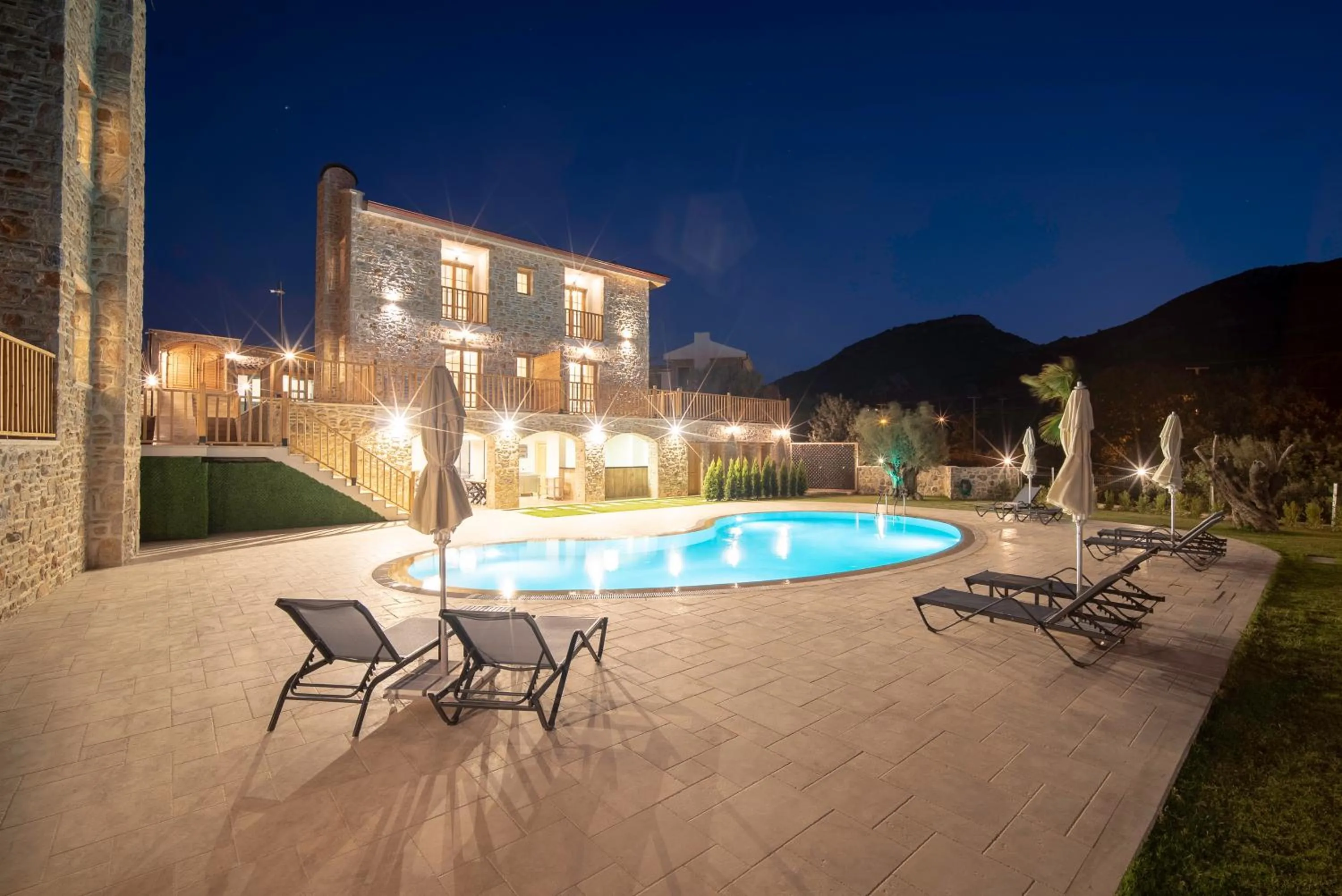 Property building in ZEYT INN HOTEL