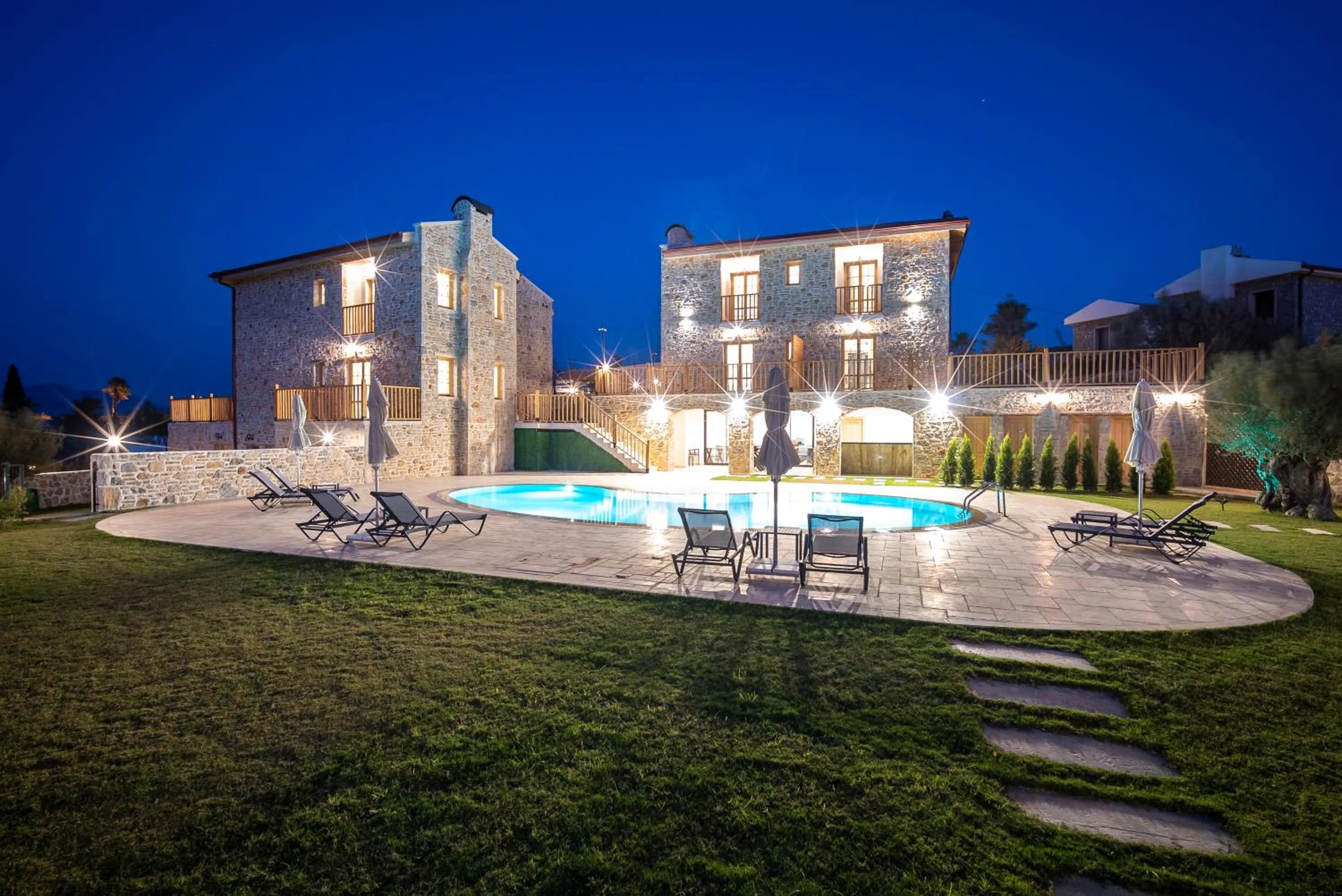 Property building in ZEYT INN HOTEL