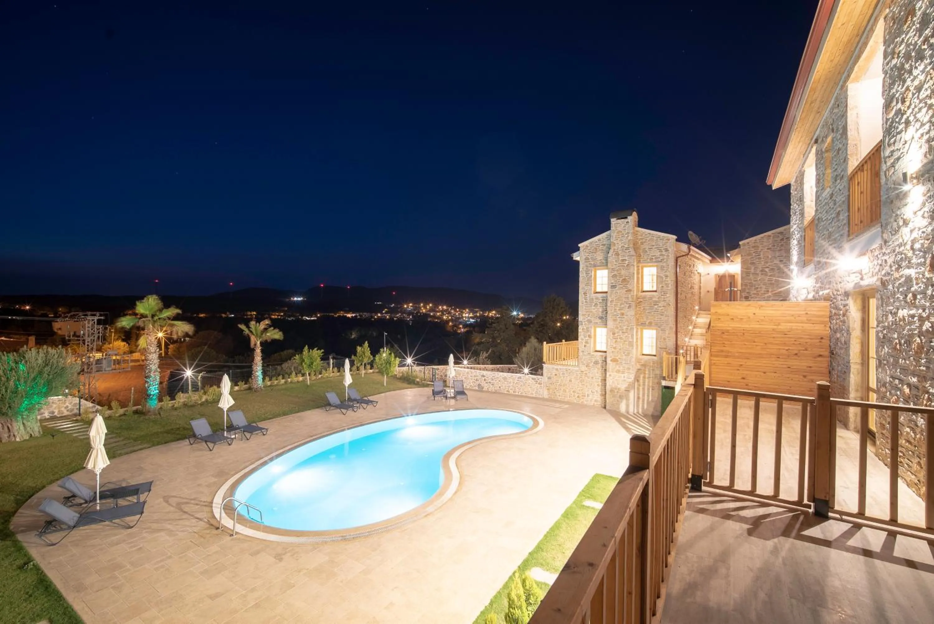 Property building in ZEYT INN HOTEL