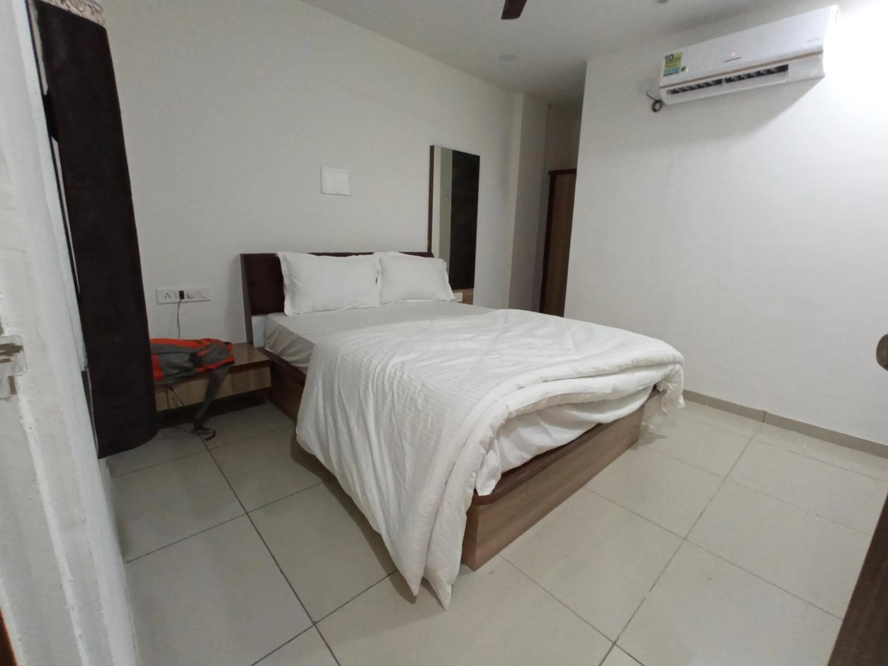 Bed in Hotel Mansarovar,Vadodara