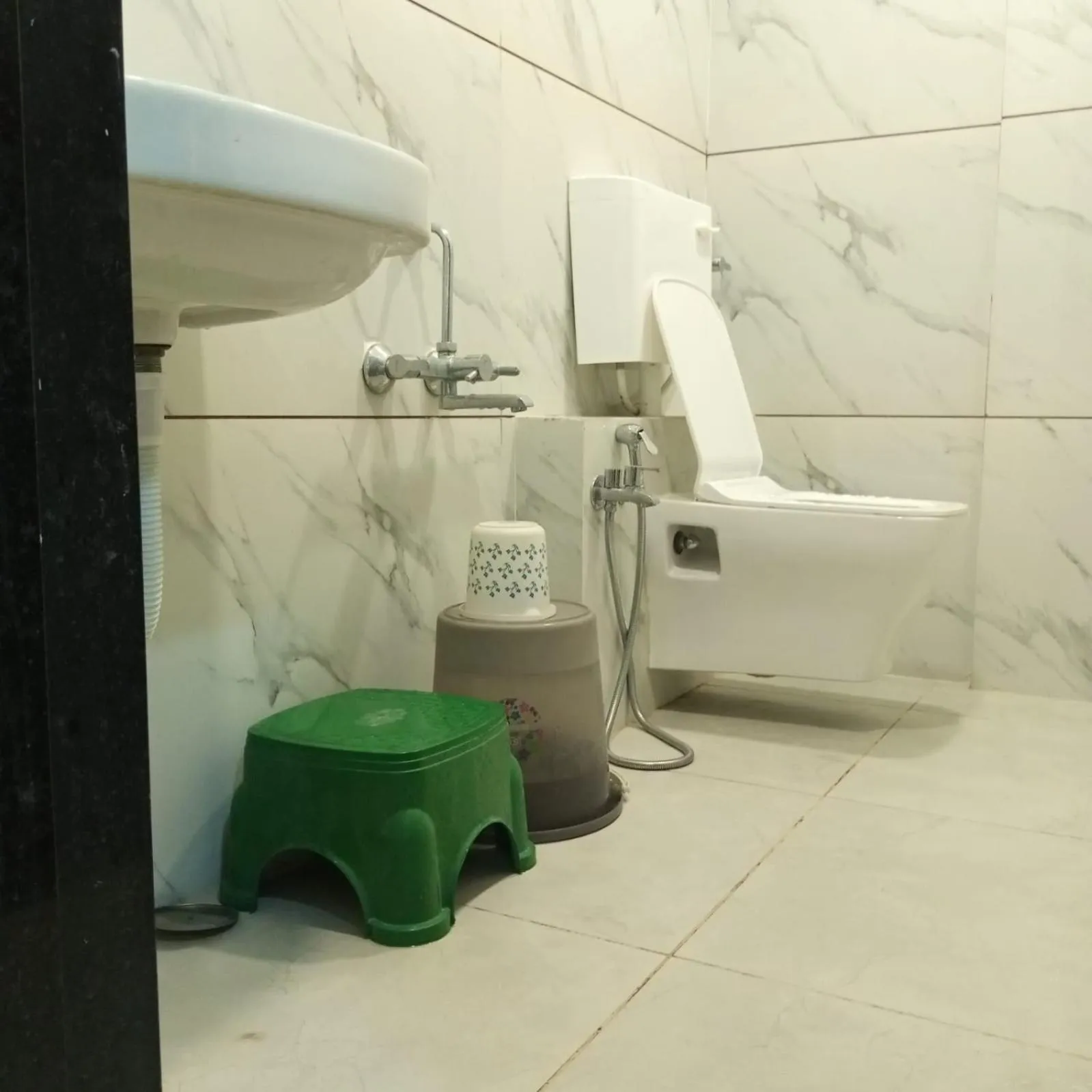 Bathroom in Hotel Mansarovar,Vadodara