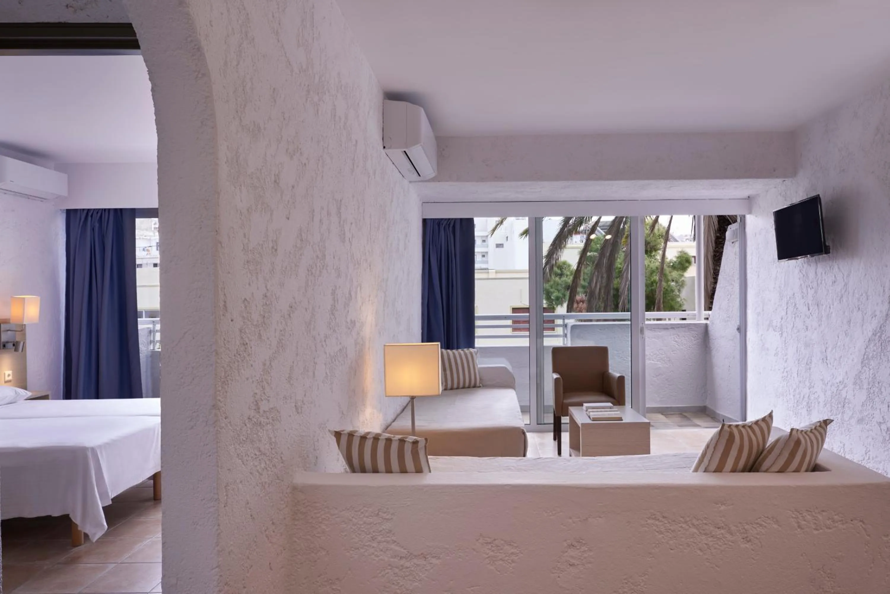 TV and multimedia, Bed in The Apartments by Esperia