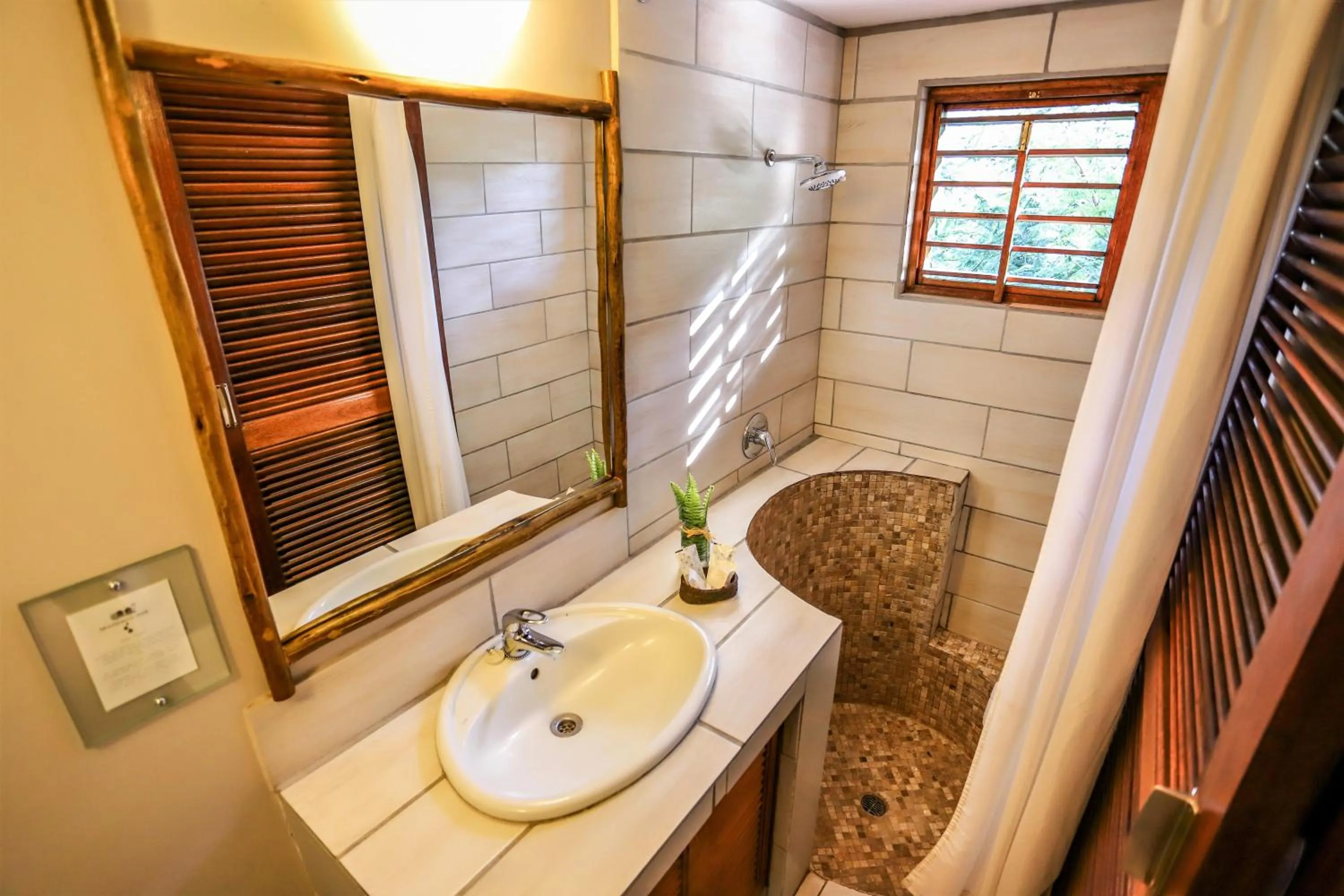 Bathroom in Mantenga Lodge