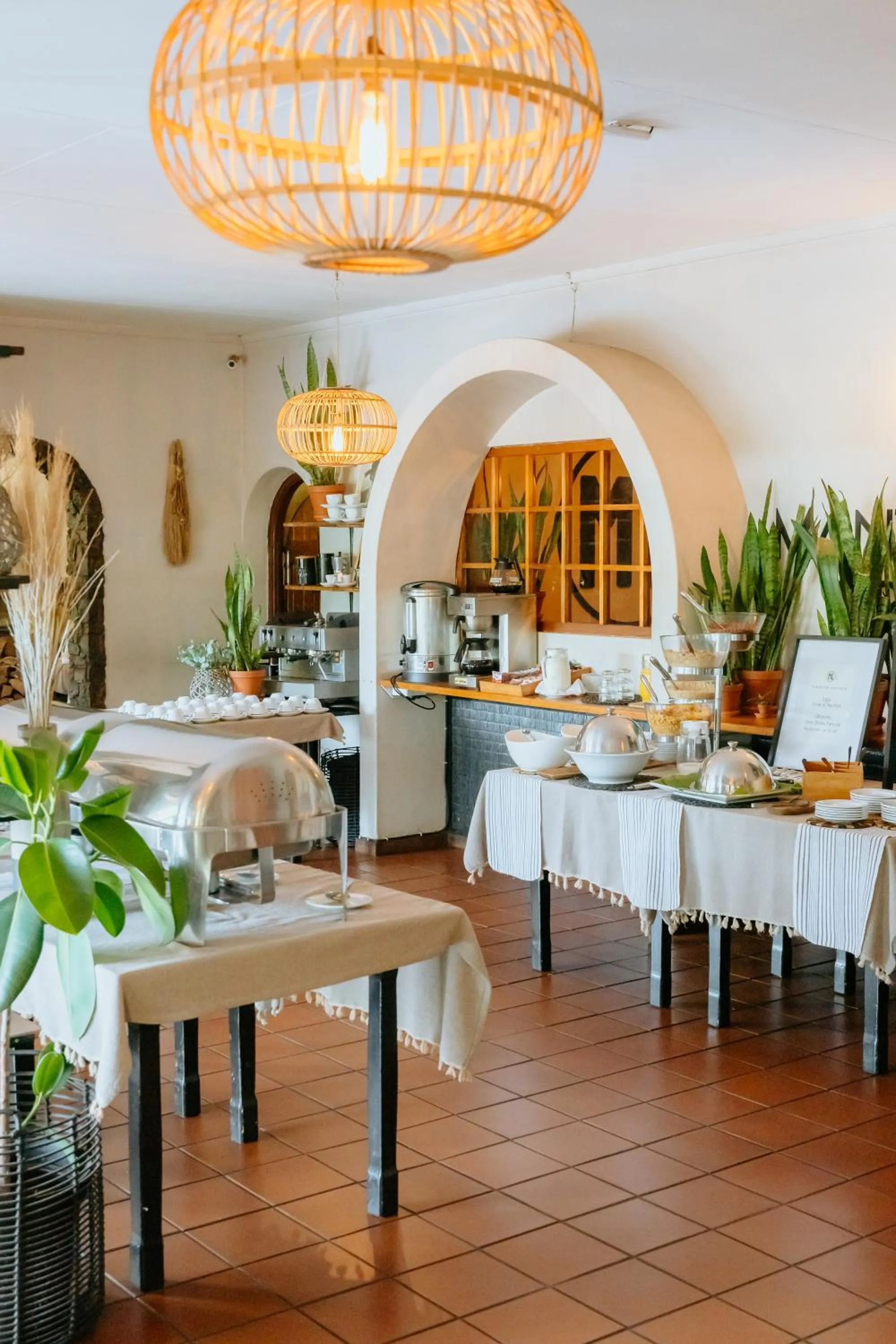 Restaurant/places to eat in Mantenga Lodge