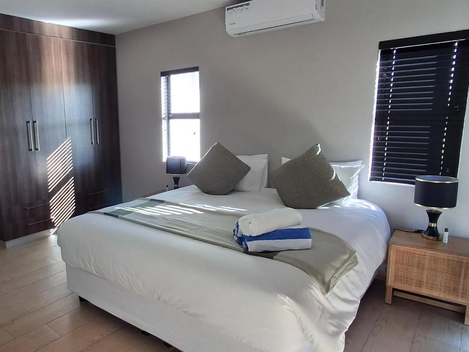 Photo of the whole room, Bed in Nkonyeni Lodge & Golf Estate