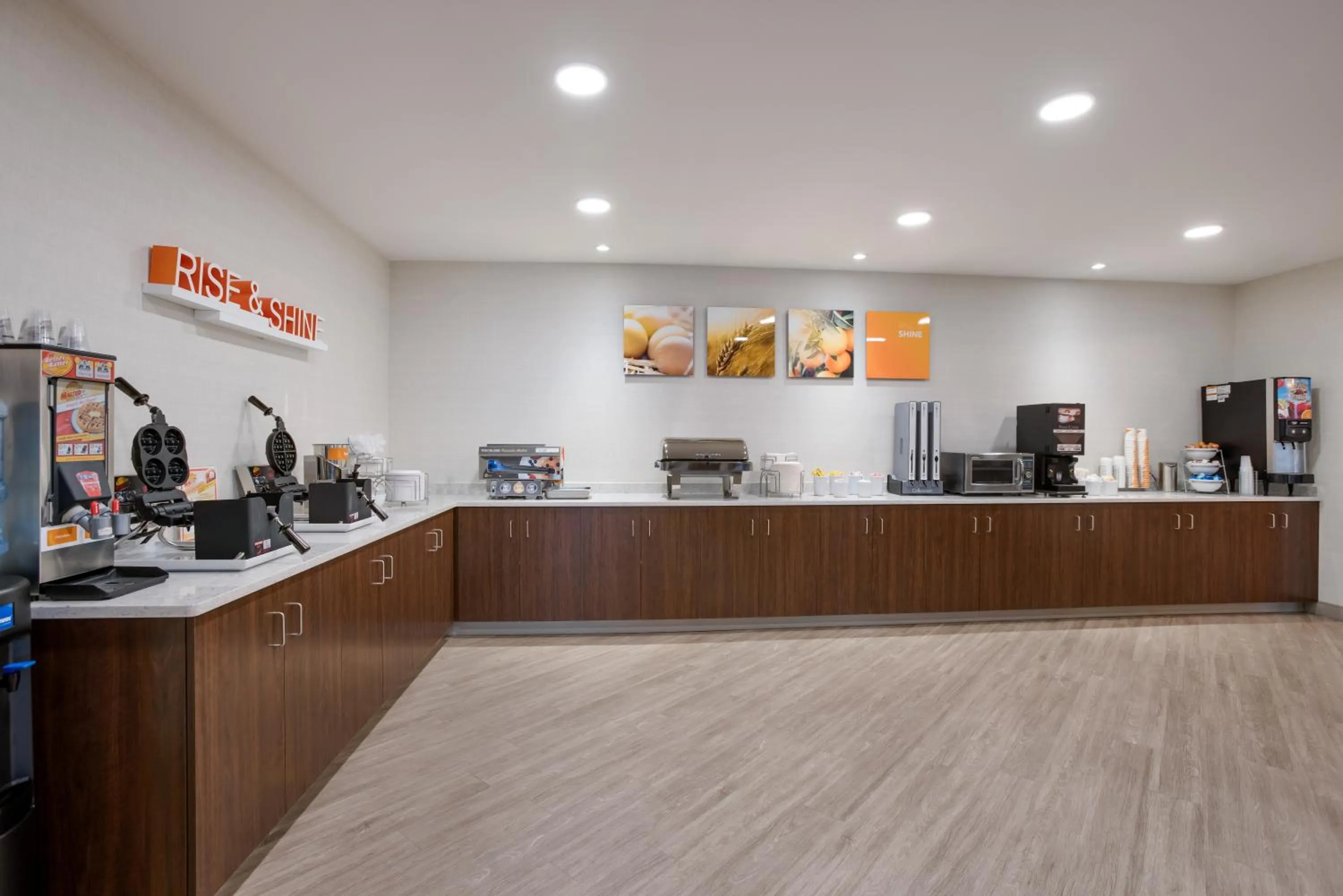 Breakfast in Comfort Inn & Suites Gaylord