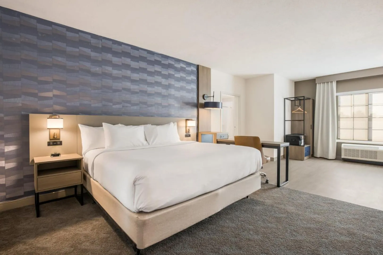 Bedroom, Bed in Comfort Inn & Suites Gaylord