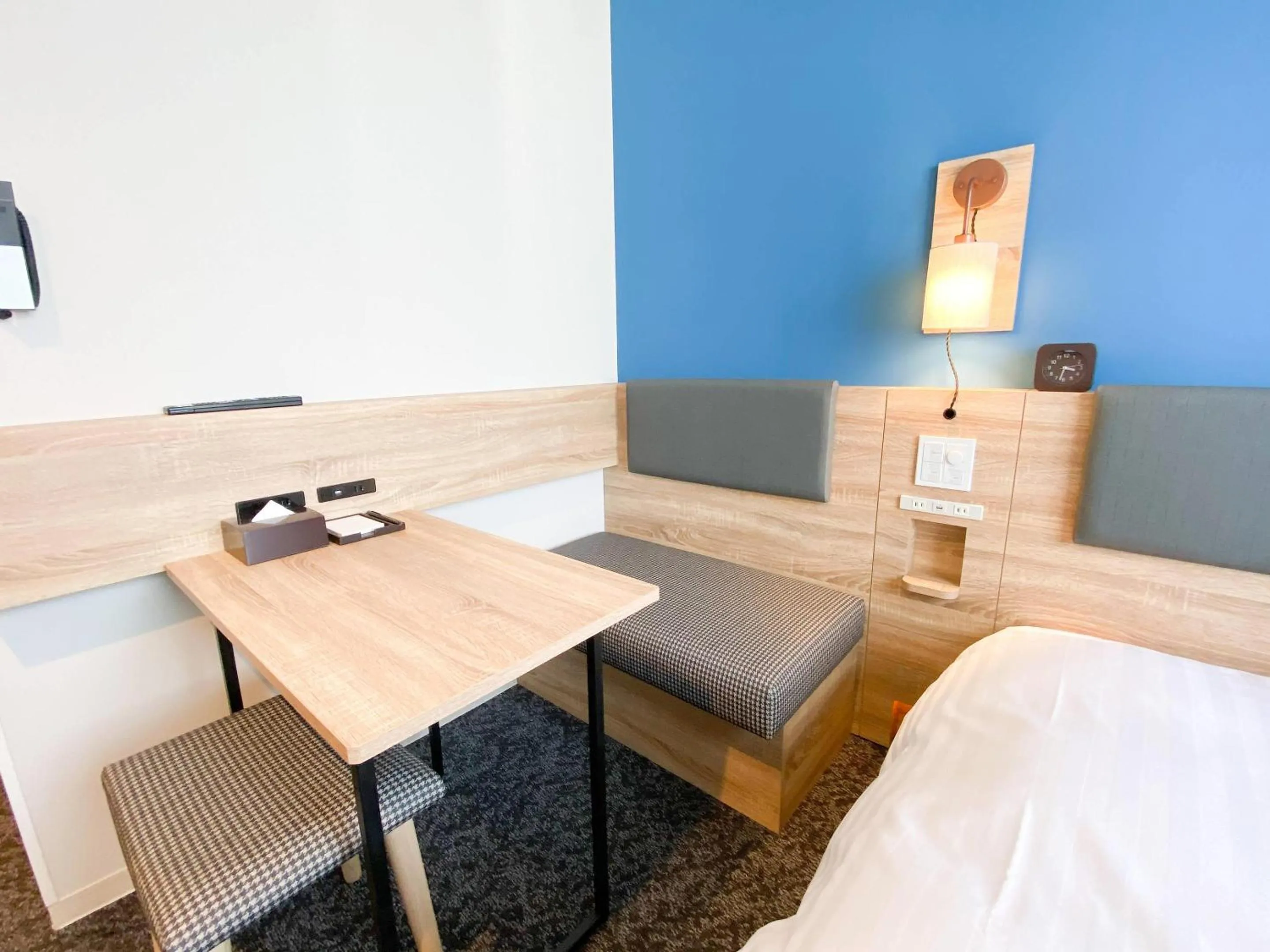 Bedroom, Bed in Comfort Hotel Takamatsu