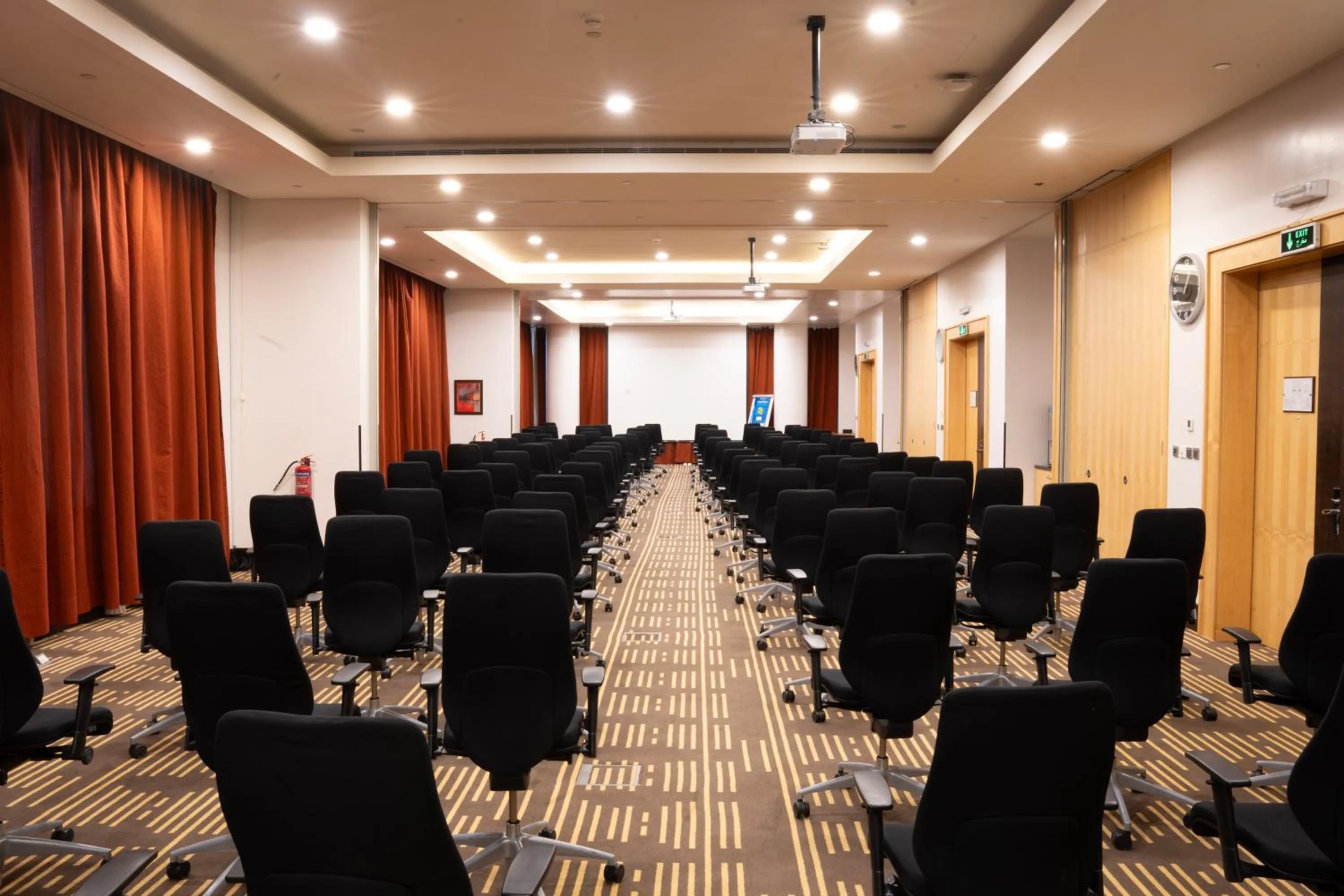 Meeting/conference room in Holiday Inn Olaya by IHG