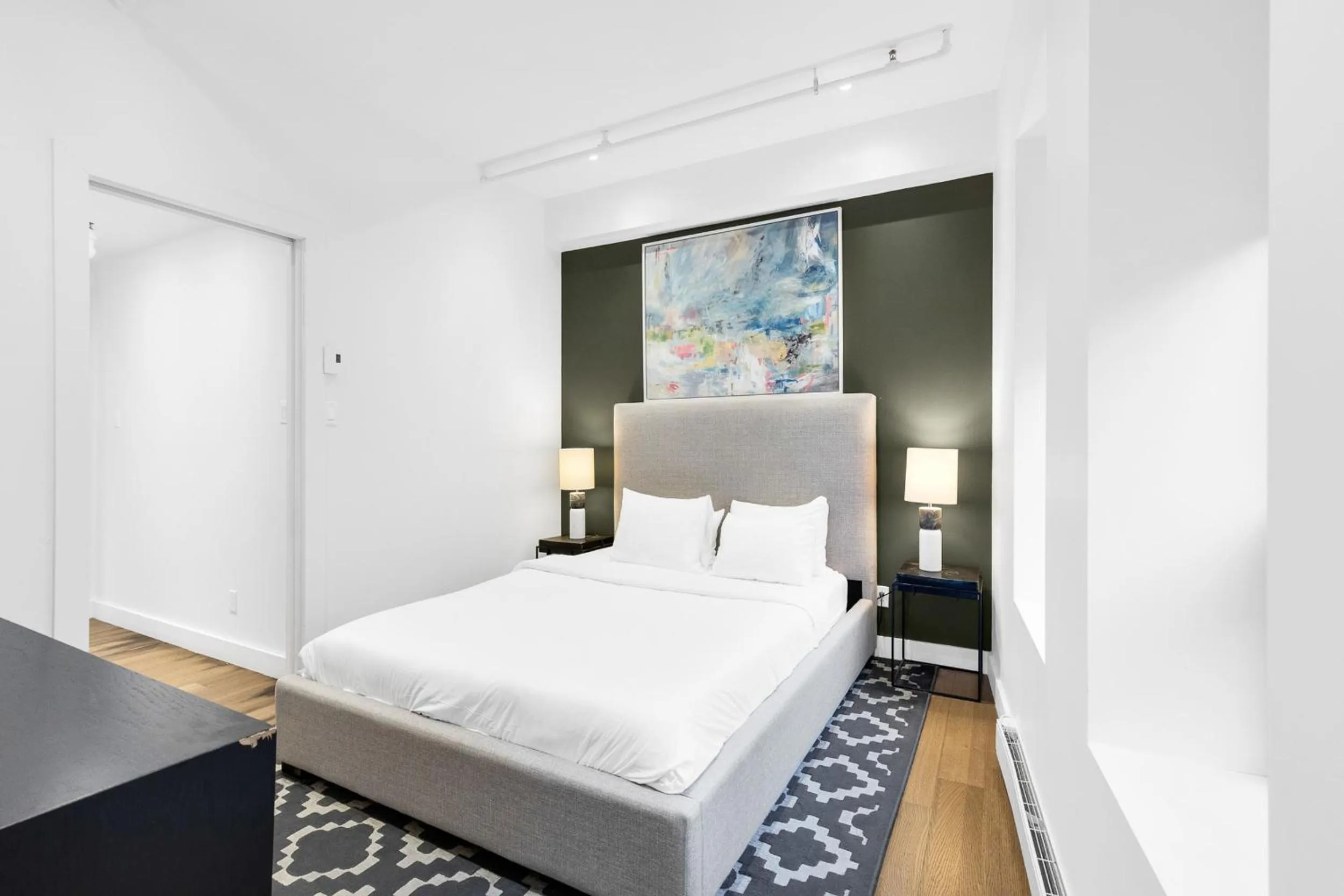 Bed in Bakan- Quartier des Congres, Convention District