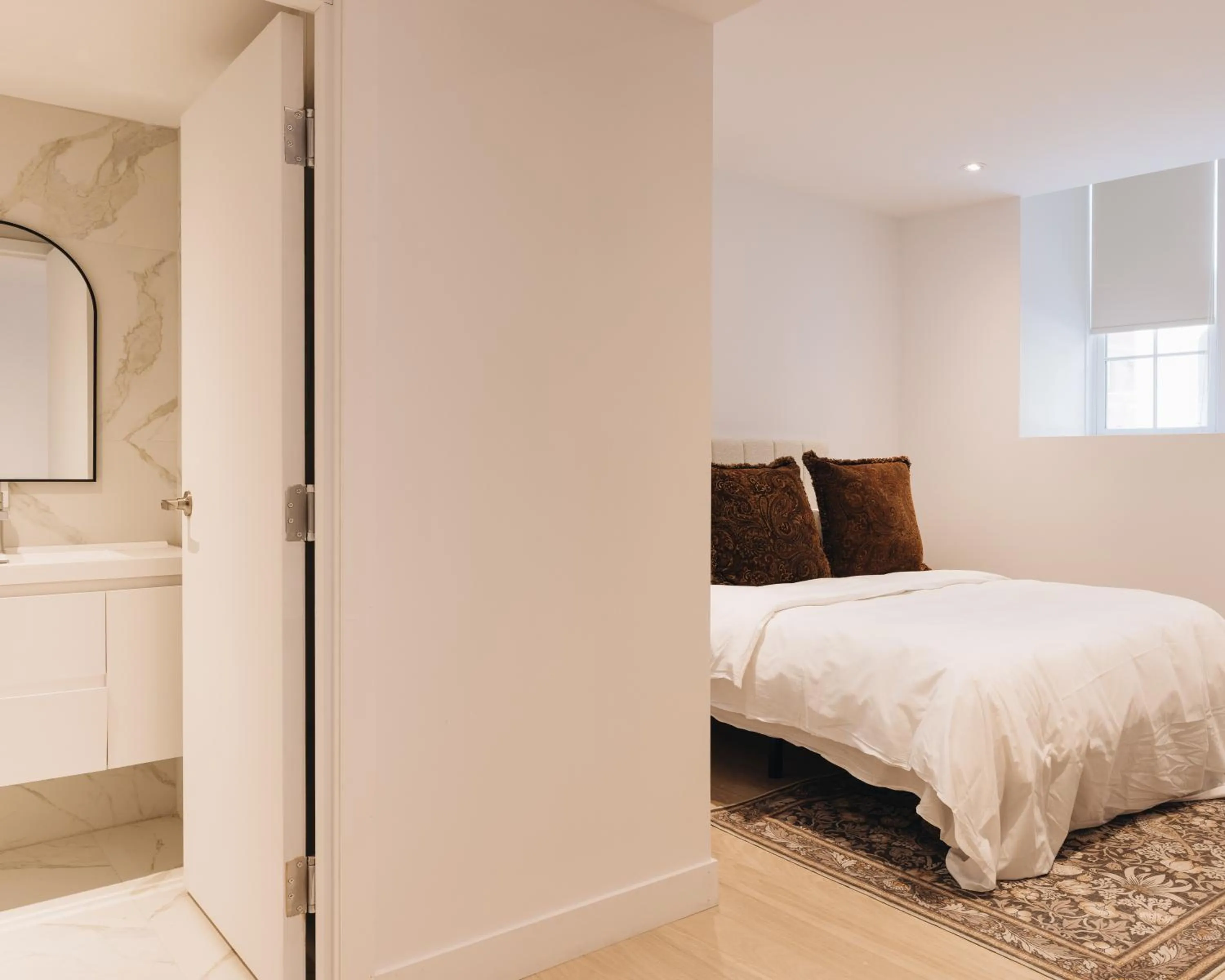 Bed in Bakan- Quartier des Congres, Convention District