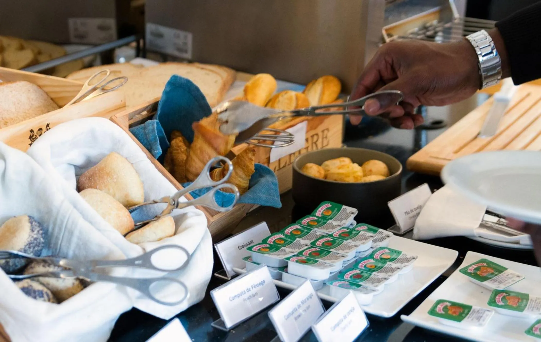 Buffet breakfast in Oca Vitoria Village