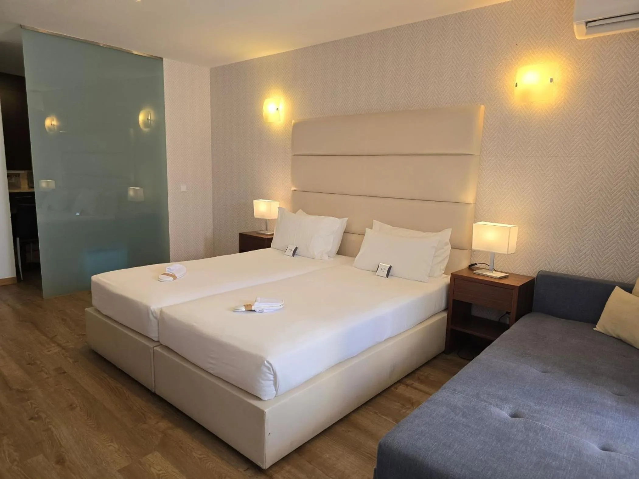 Photo of the whole room, Bed in Oca Vitoria Village