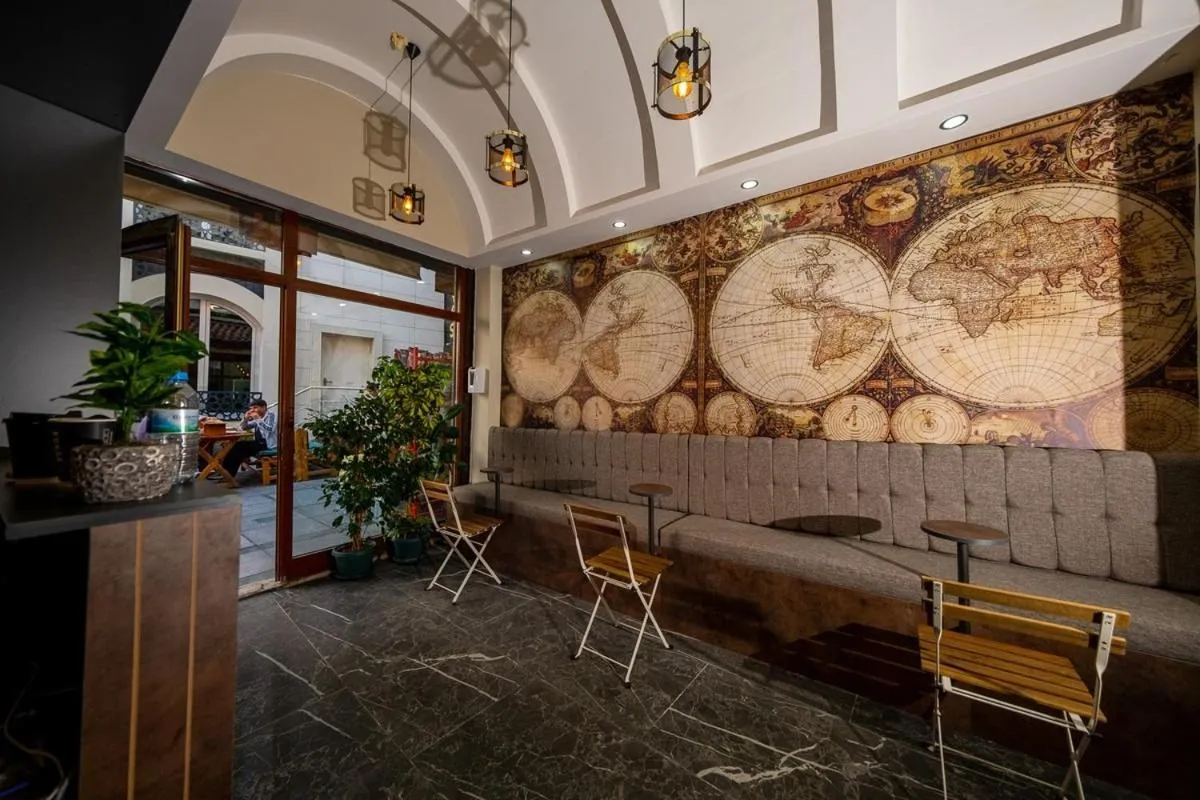 Communal lounge/ TV room in Meva Otel