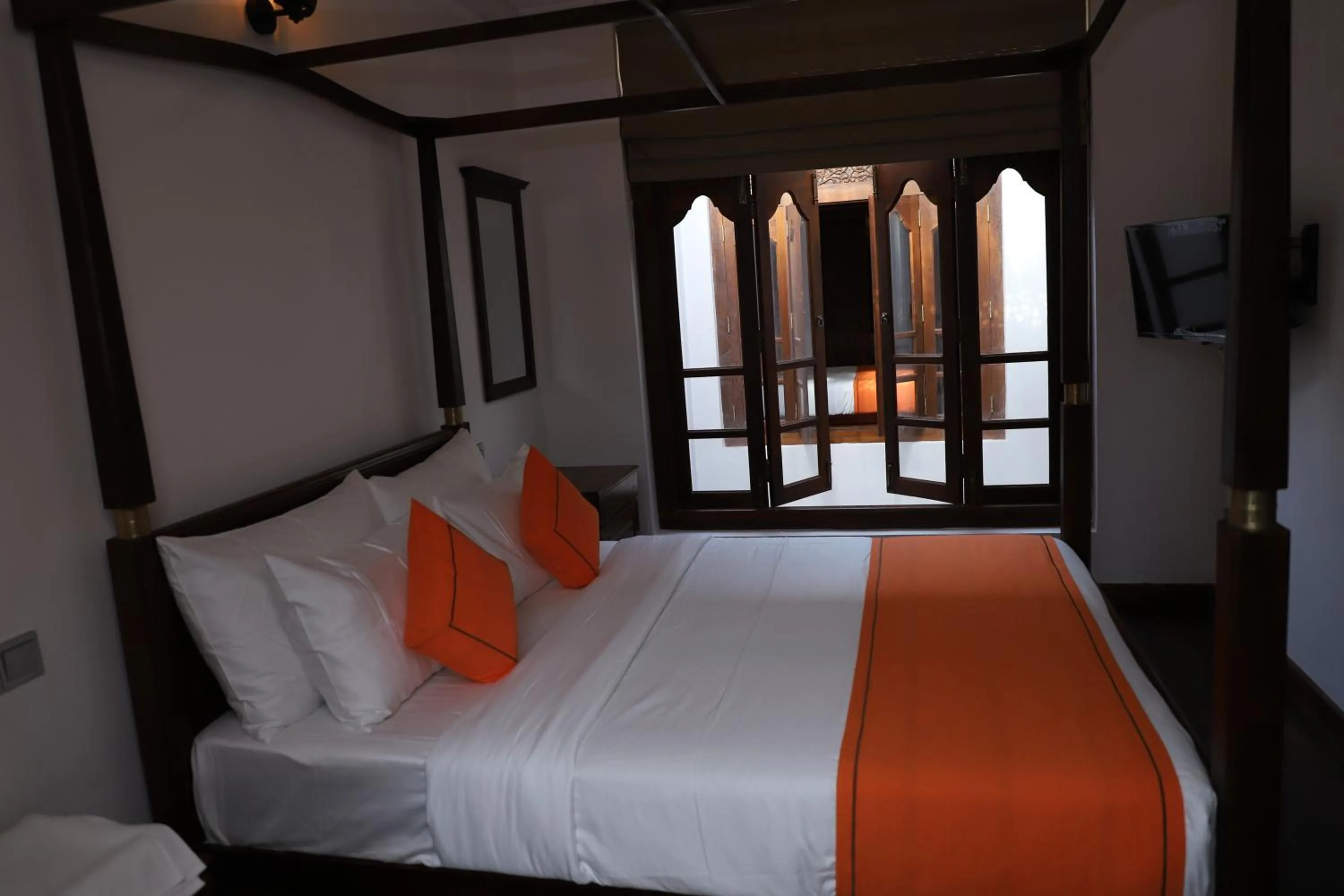 Photo of the whole room, Bed in The Dutch Boutique