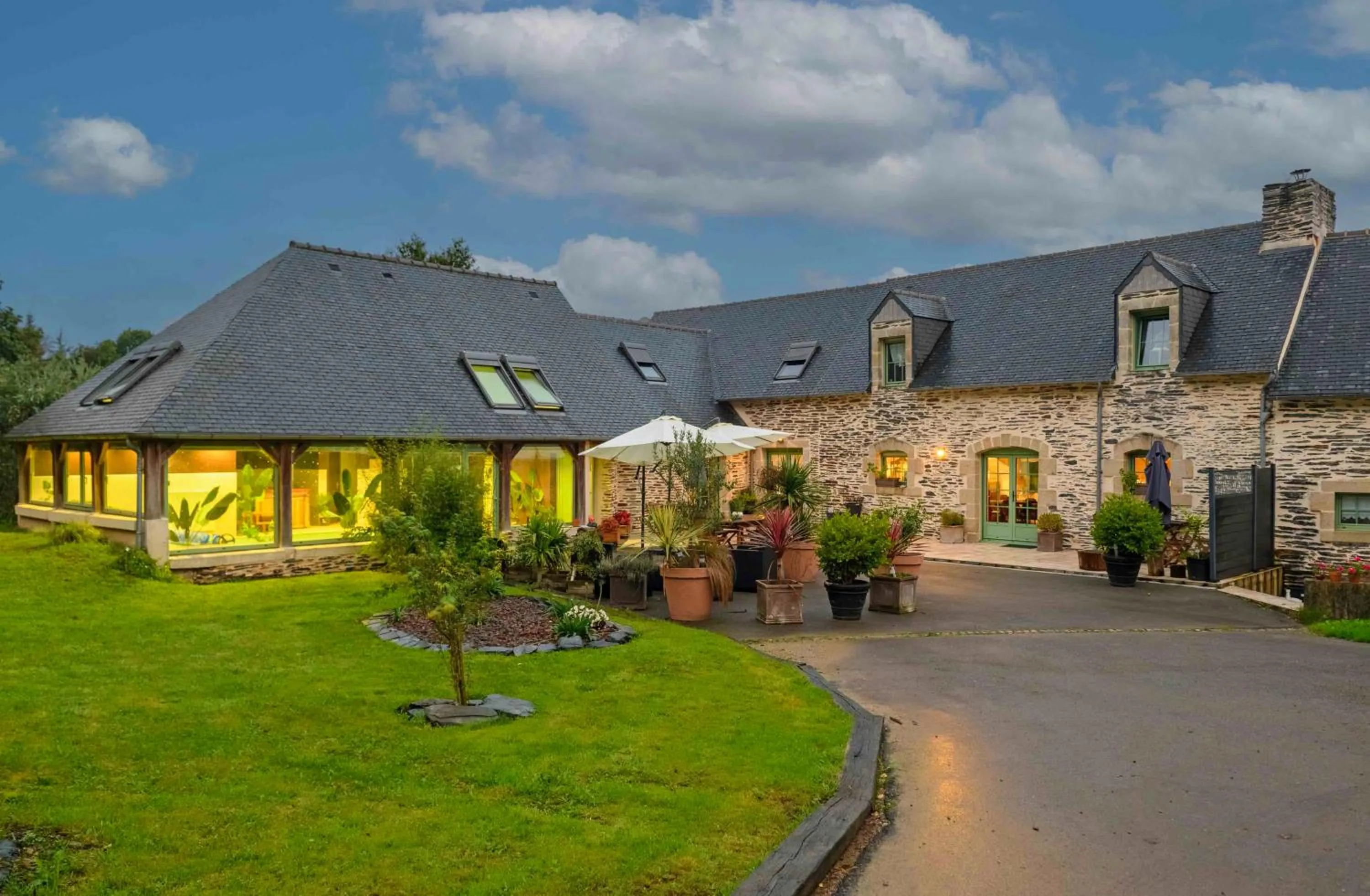 Property building in Les Pierres Bleues