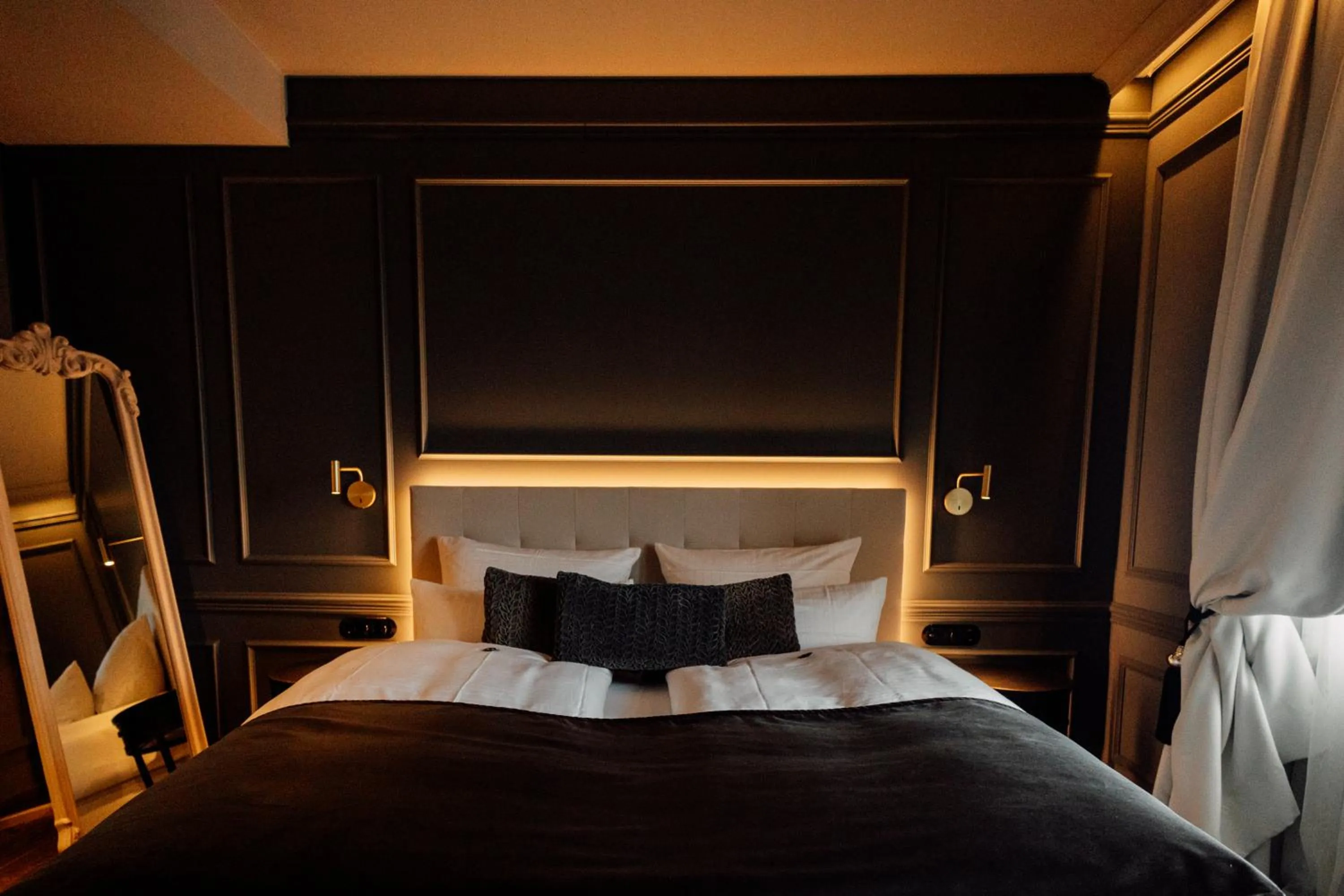 Bedroom, Bed in REINHARDTs HOTEL