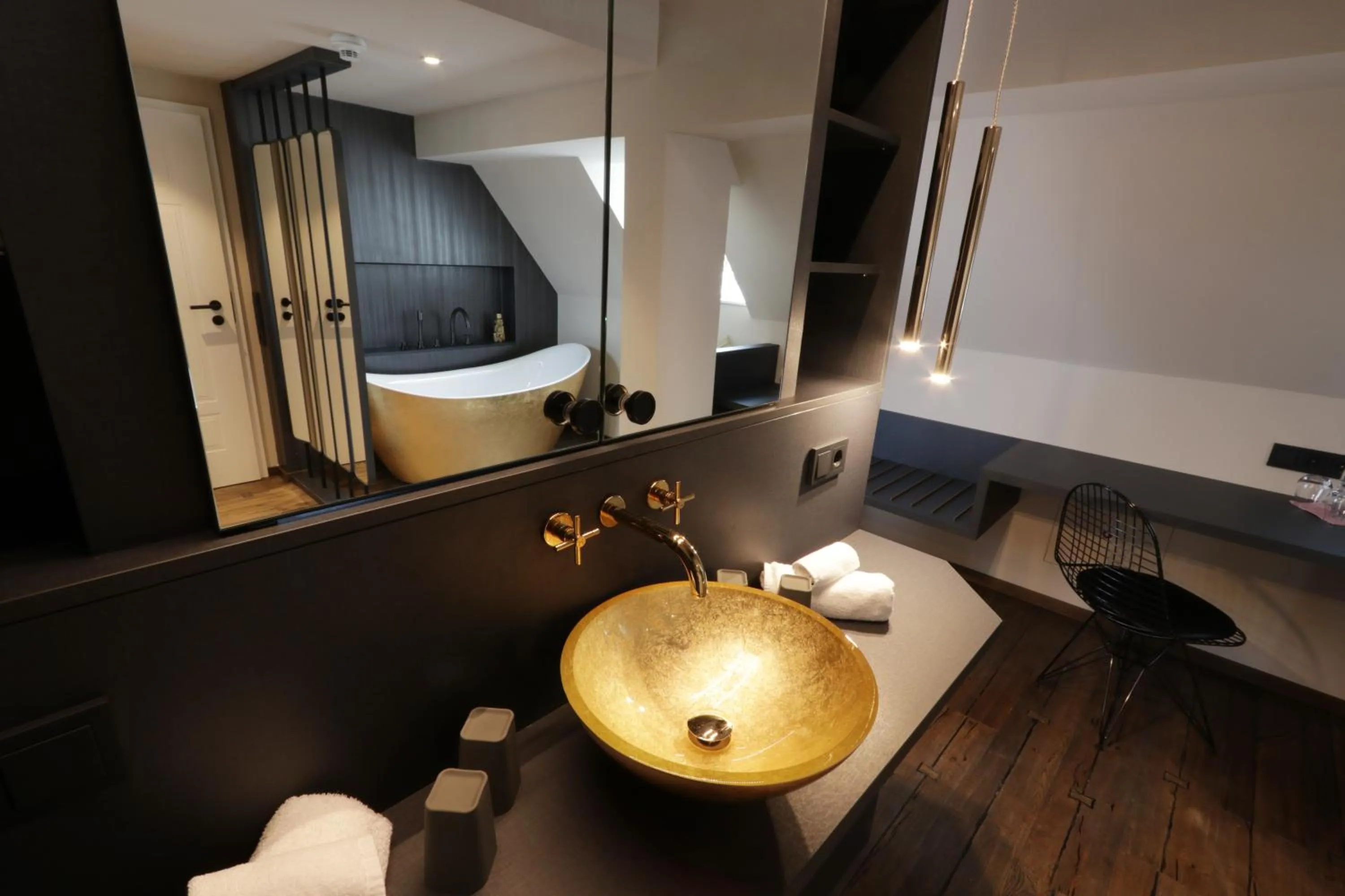 Bathroom in REINHARDTs HOTEL